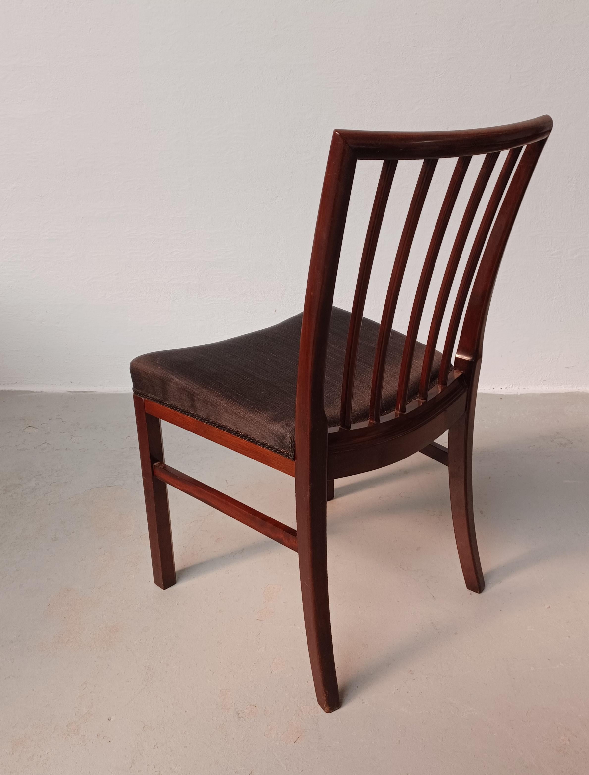 1940s Eight Danish Restored Mahogany Dining Chairs with Horse Hair Upholstery For Sale 1