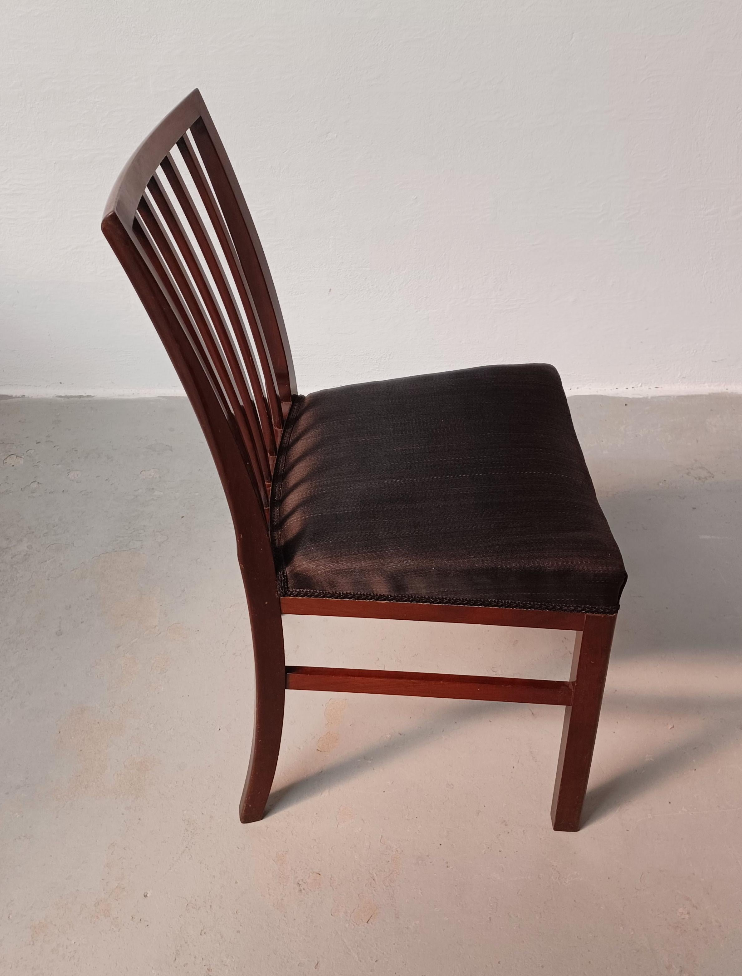 1940s Eight Danish Restored Mahogany Dining Chairs with Horse Hair Upholstery For Sale 4