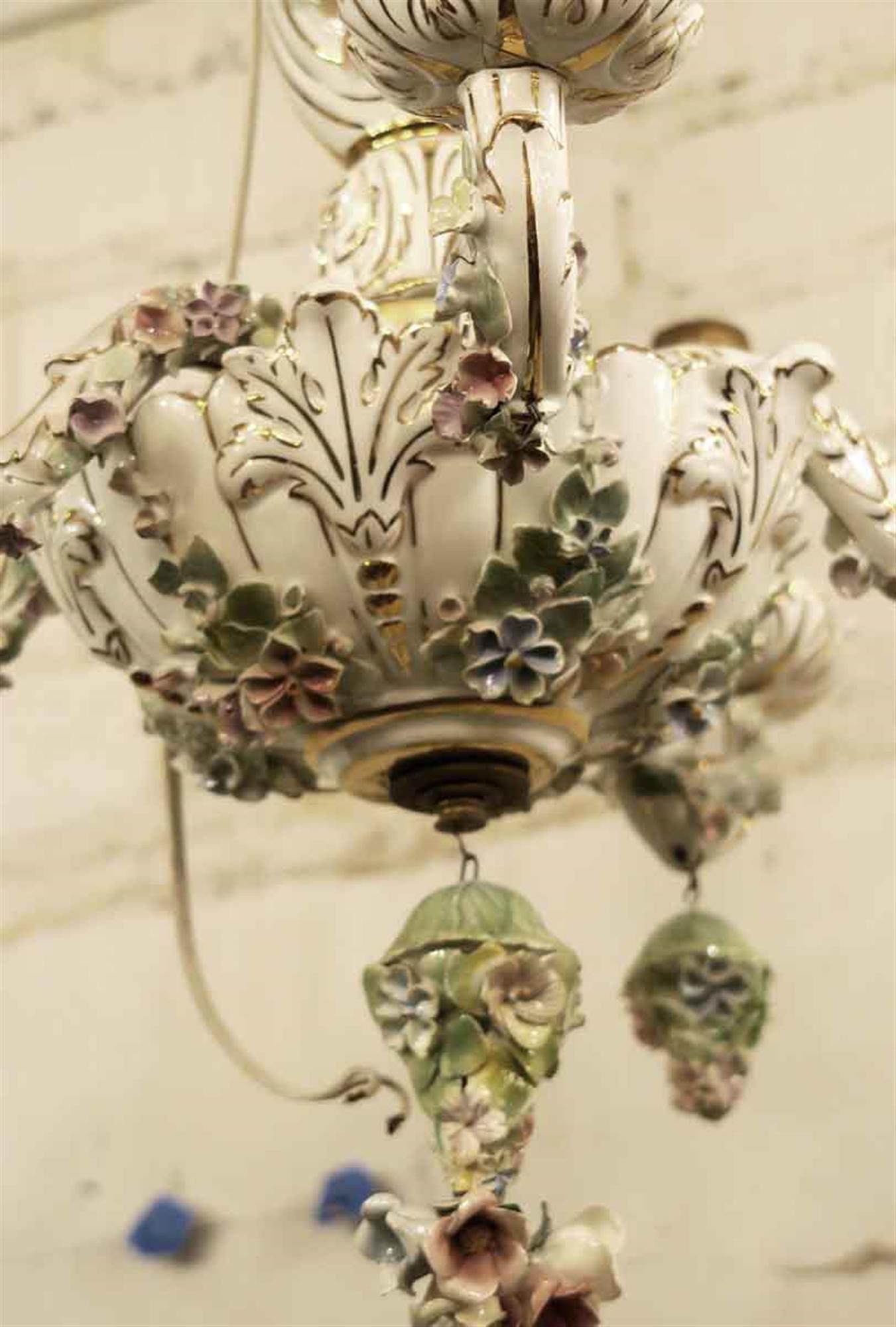 1940s Elegant Five-Arm Italian Floral Porcelain Chandelier 2
