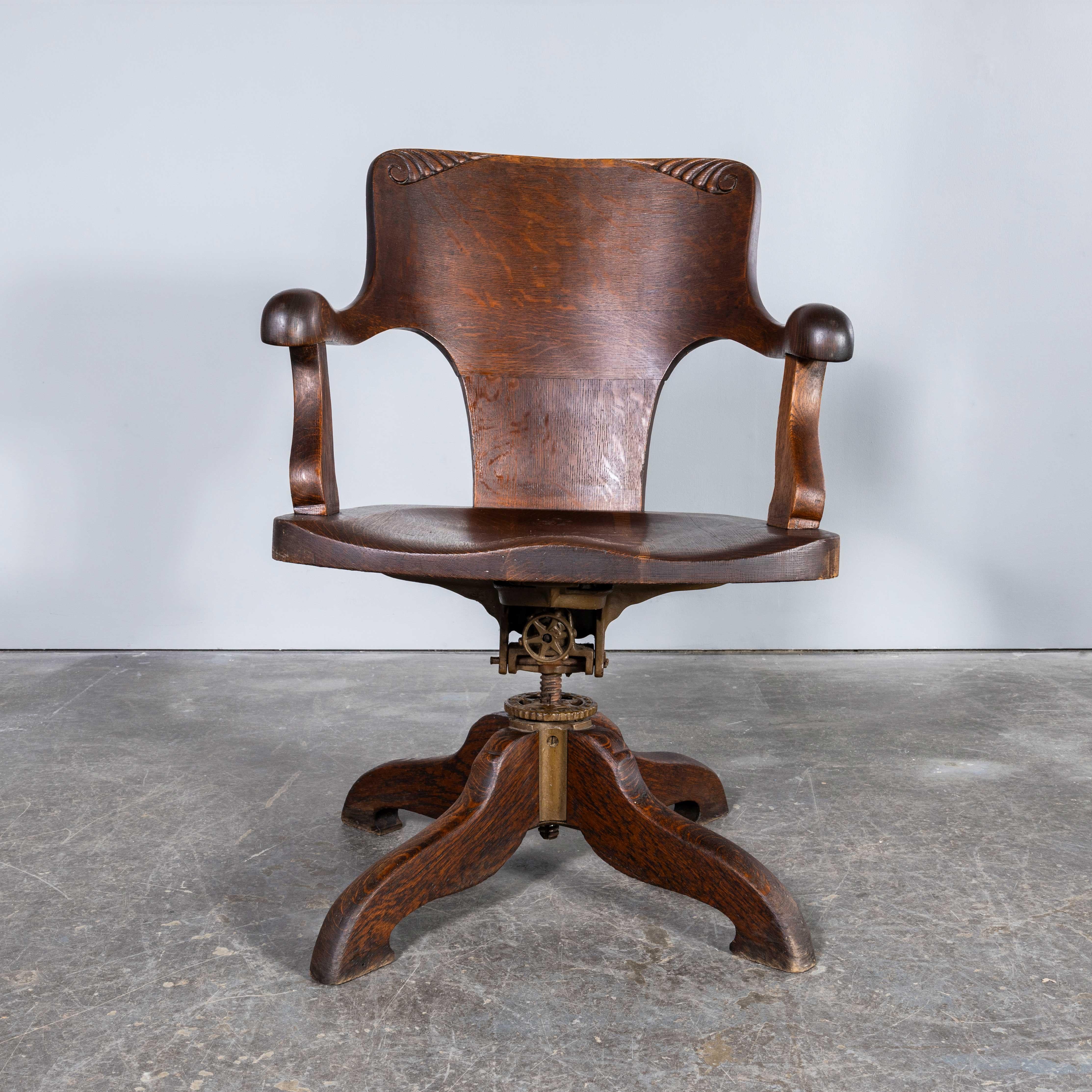 1940's Elegant Solid Oak French Atelier Swivel Chair In Good Condition In Hook, Hampshire