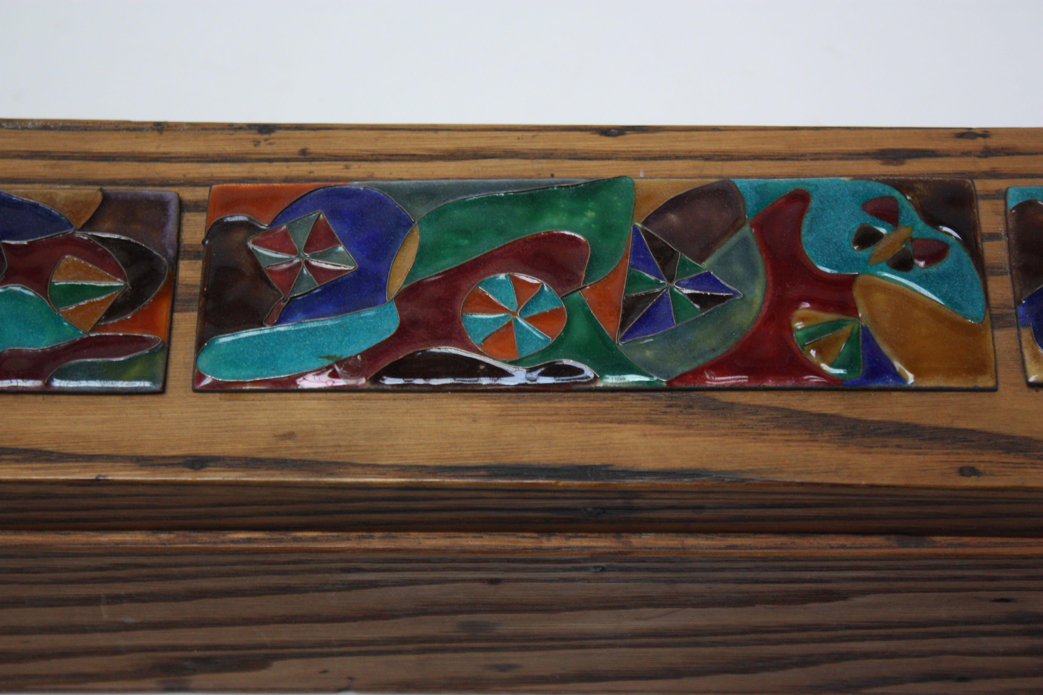 1940s Elizabeth Bensley Caja decorativa de esmalte y madera de cebra en venta 2