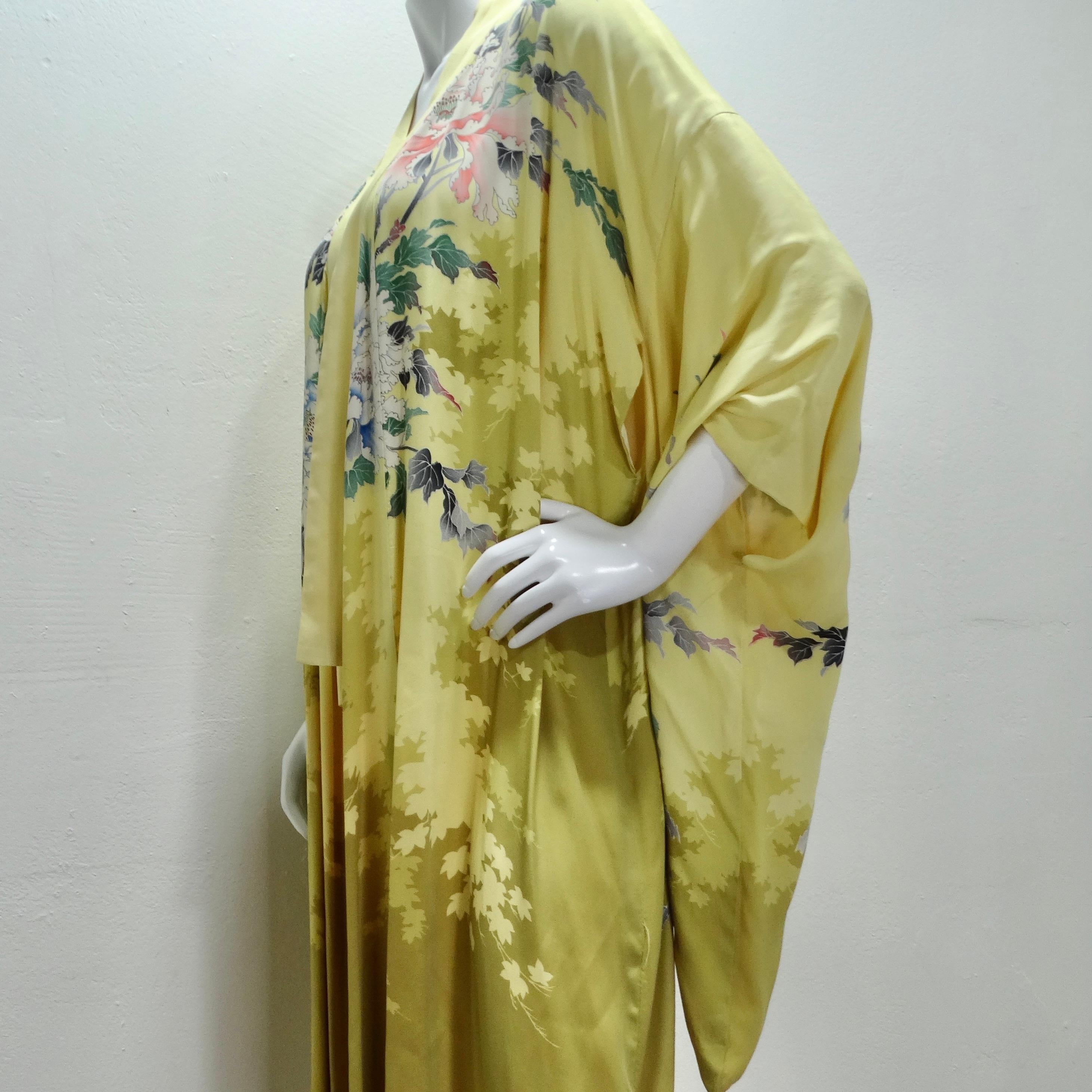 1940s Embroidered Silk Kimono For Sale 6