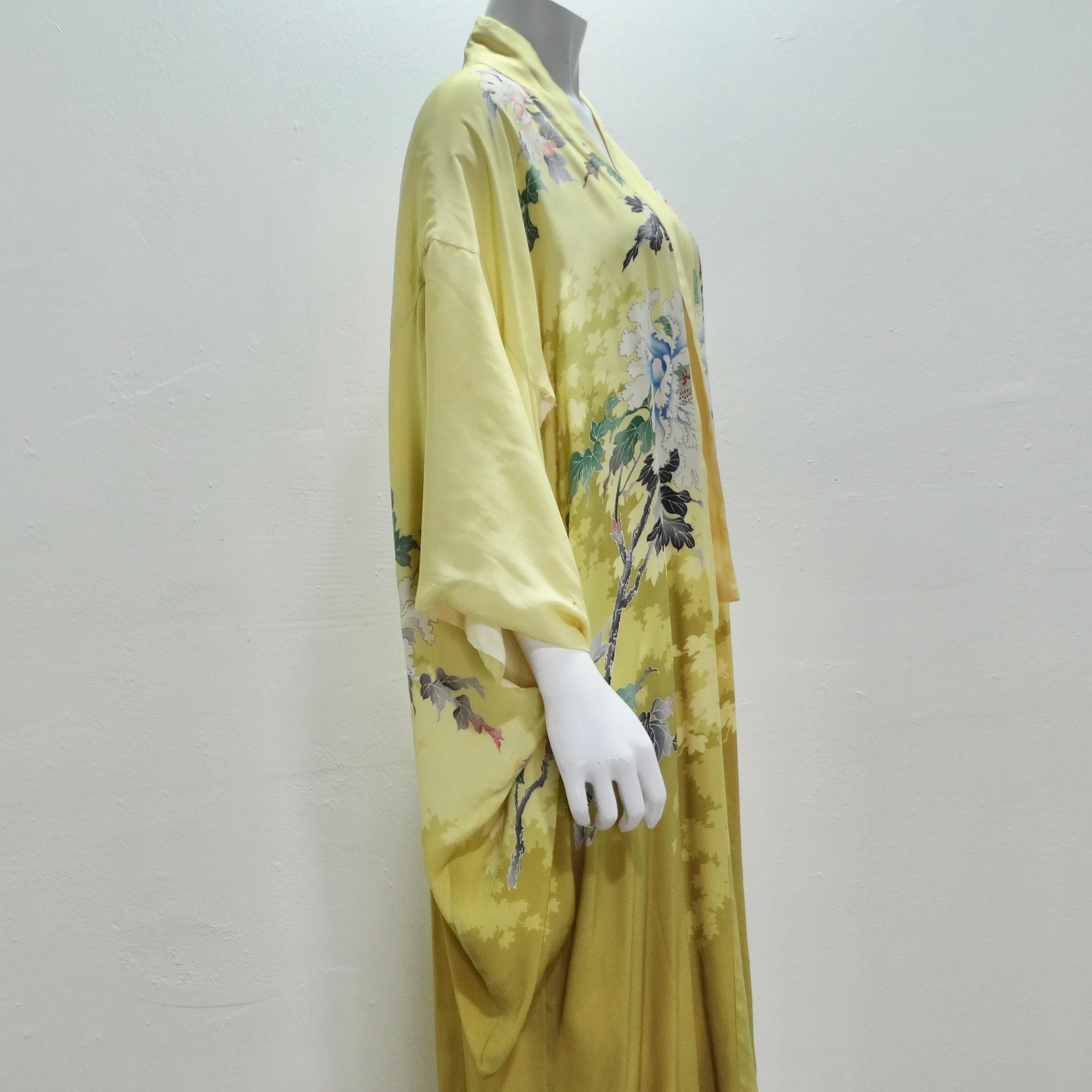 Women's or Men's 1940s Embroidered Silk Kimono For Sale