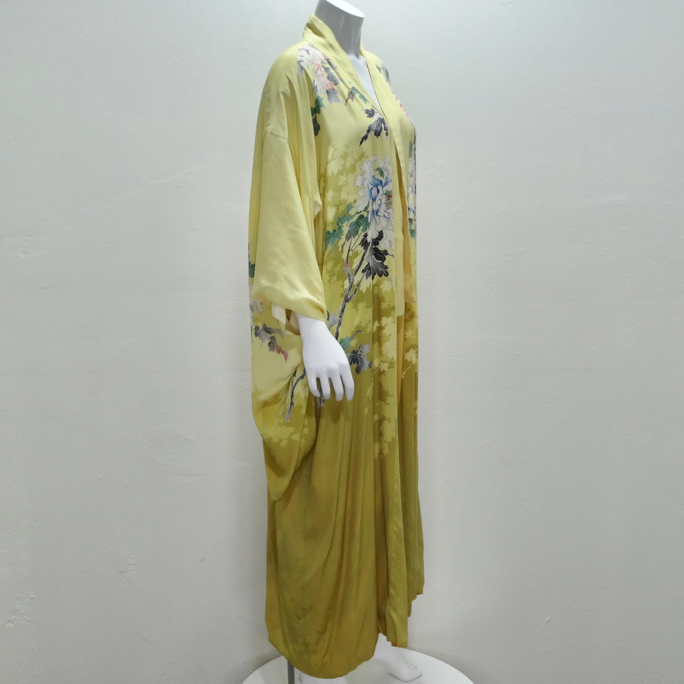 1940s Embroidered Silk Kimono For Sale 1