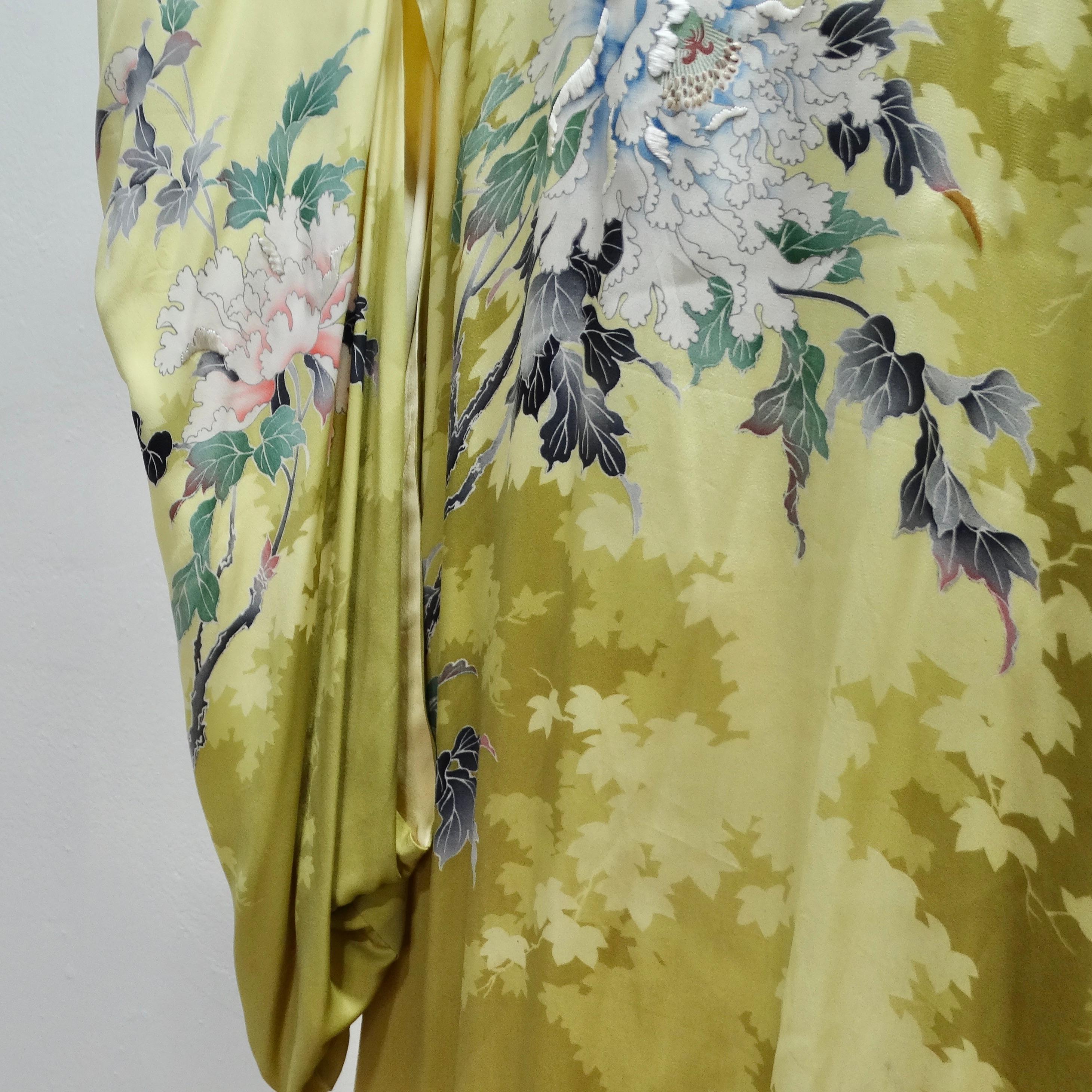 1940s Embroidered Silk Kimono For Sale 4
