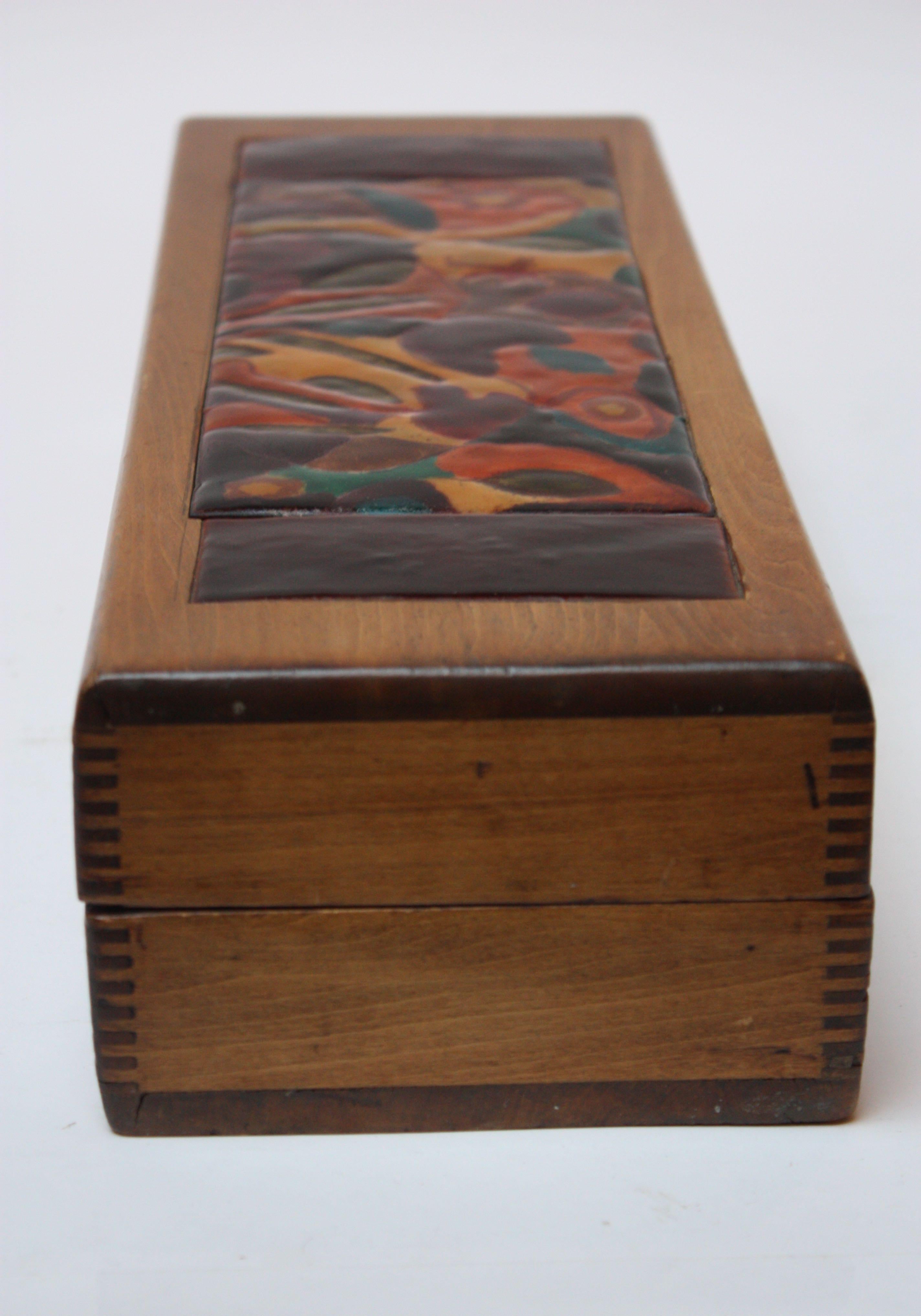 1940s Enamel and Wooden Box by Elizabeth Bensley In Good Condition For Sale In Brooklyn, NY