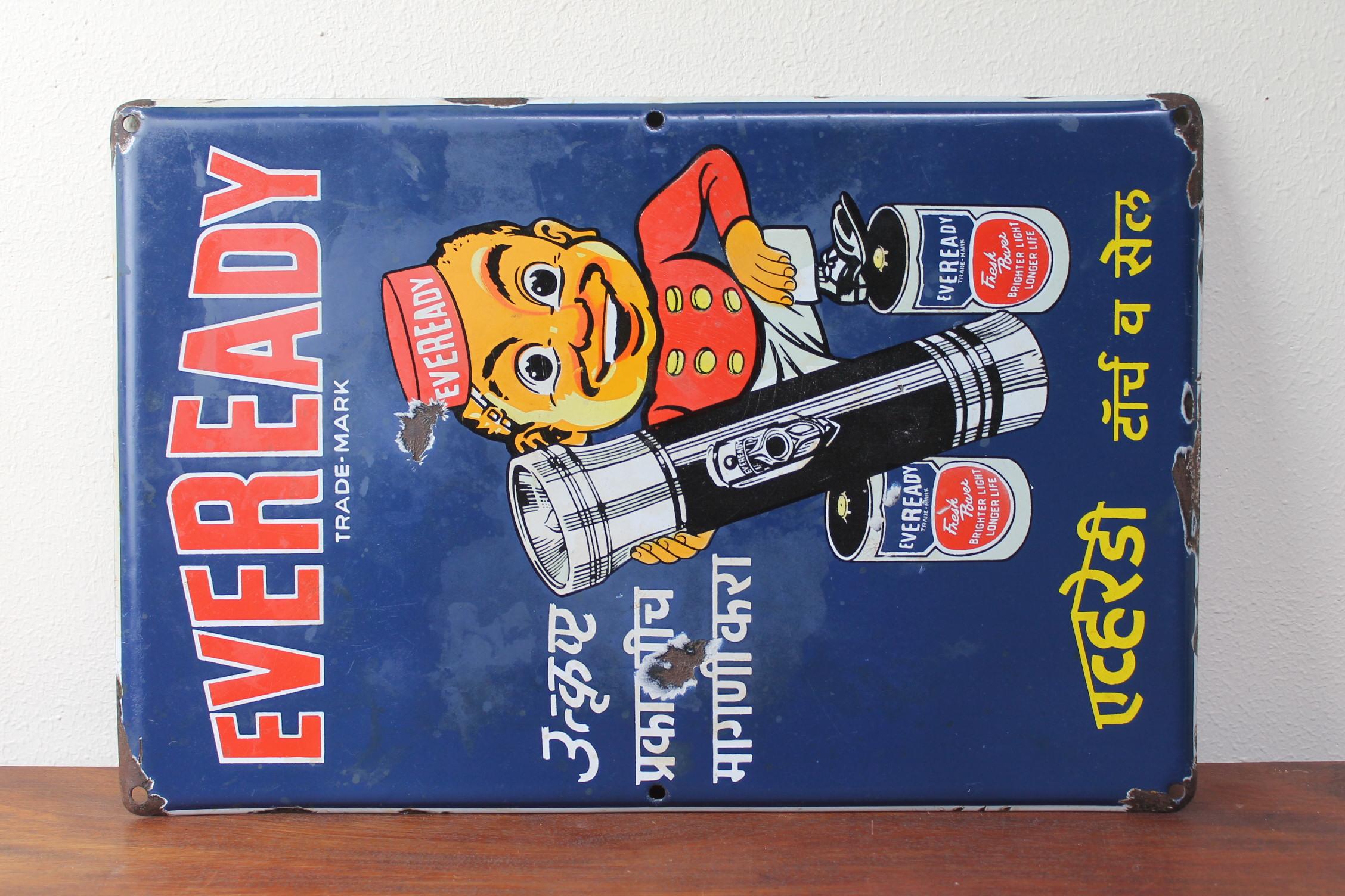 Emailleschild für Eveready-Batterien aus den 1940er Jahren im Angebot 4