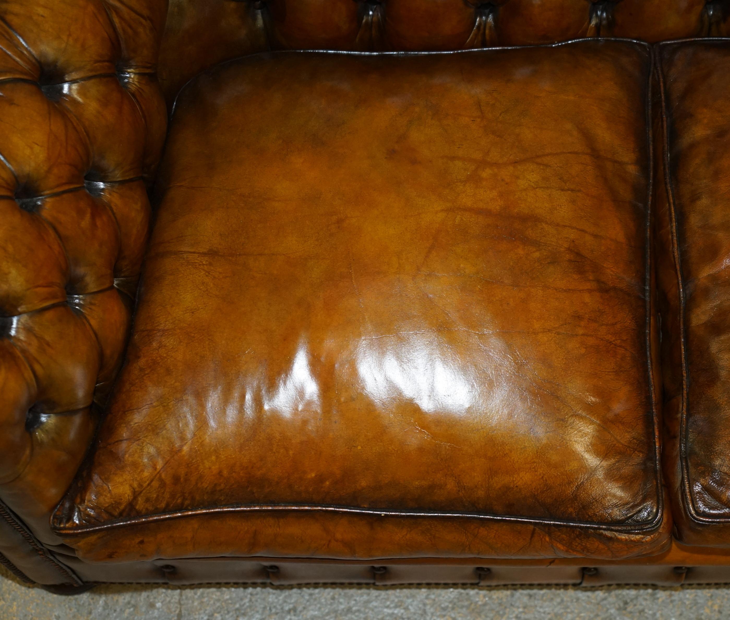 1940's ENGLISH HAND DYED RESTORED WHISKY BROWN LEATHER CHESTERFIELD CLUB SOFA For Sale 6