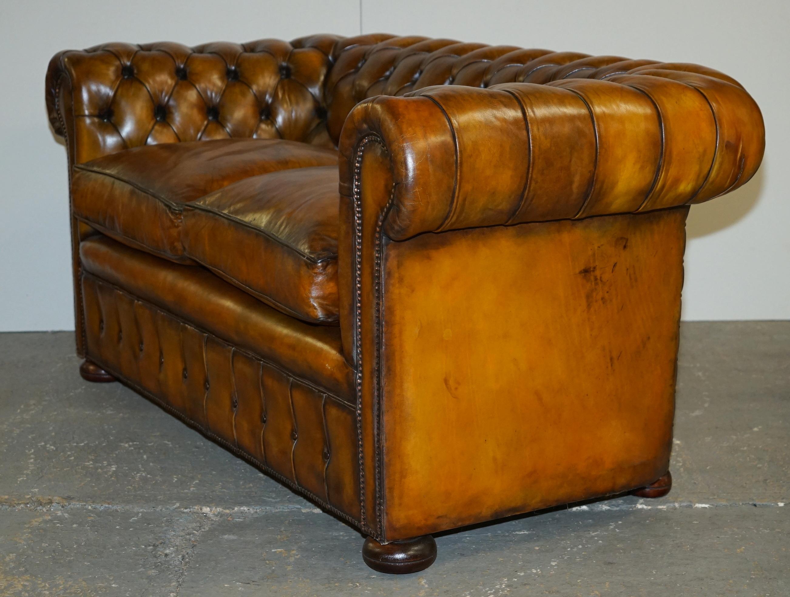 1940's ENGLISH HAND DYED RESTORED WHISKY BROWN LEATHER CHESTERFIELD CLUB SOFA For Sale 9