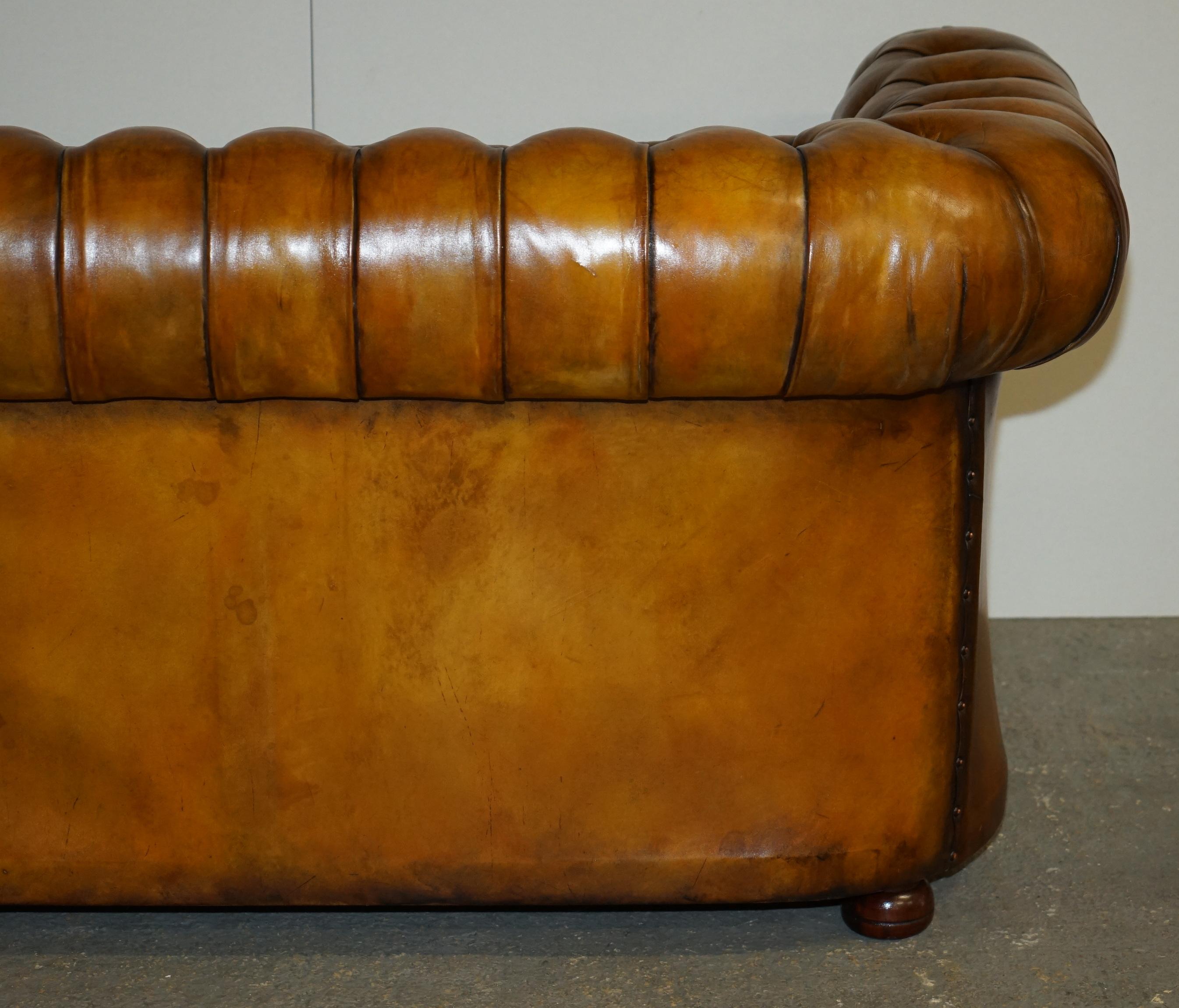 1940's ENGLISH HAND DYED RESTORED WHISKY BROWN LEATHER CHESTERFIELD CLUB SOFA For Sale 12