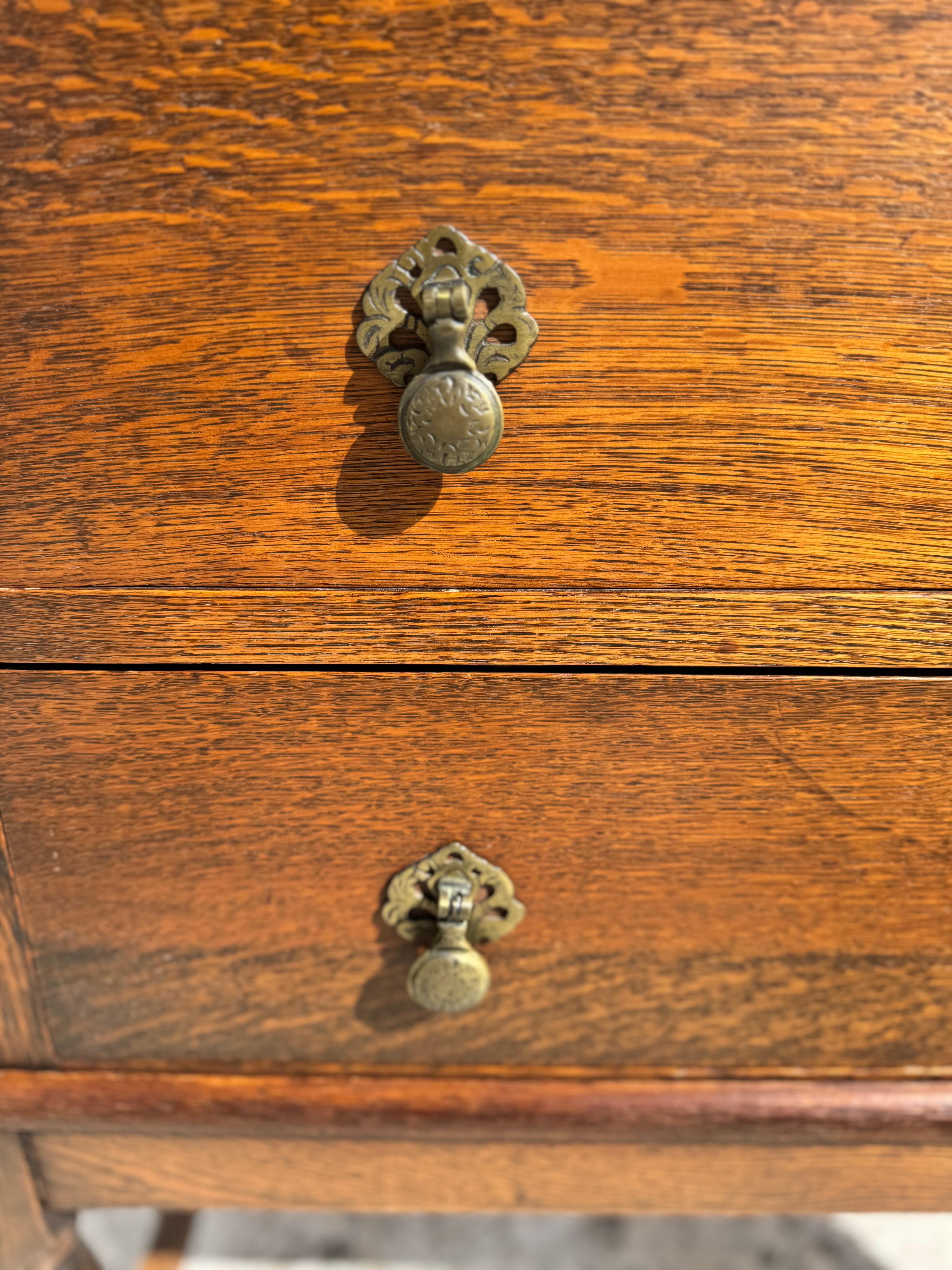 1940's English Oak Drop Front Sekretär (Englisch) im Angebot