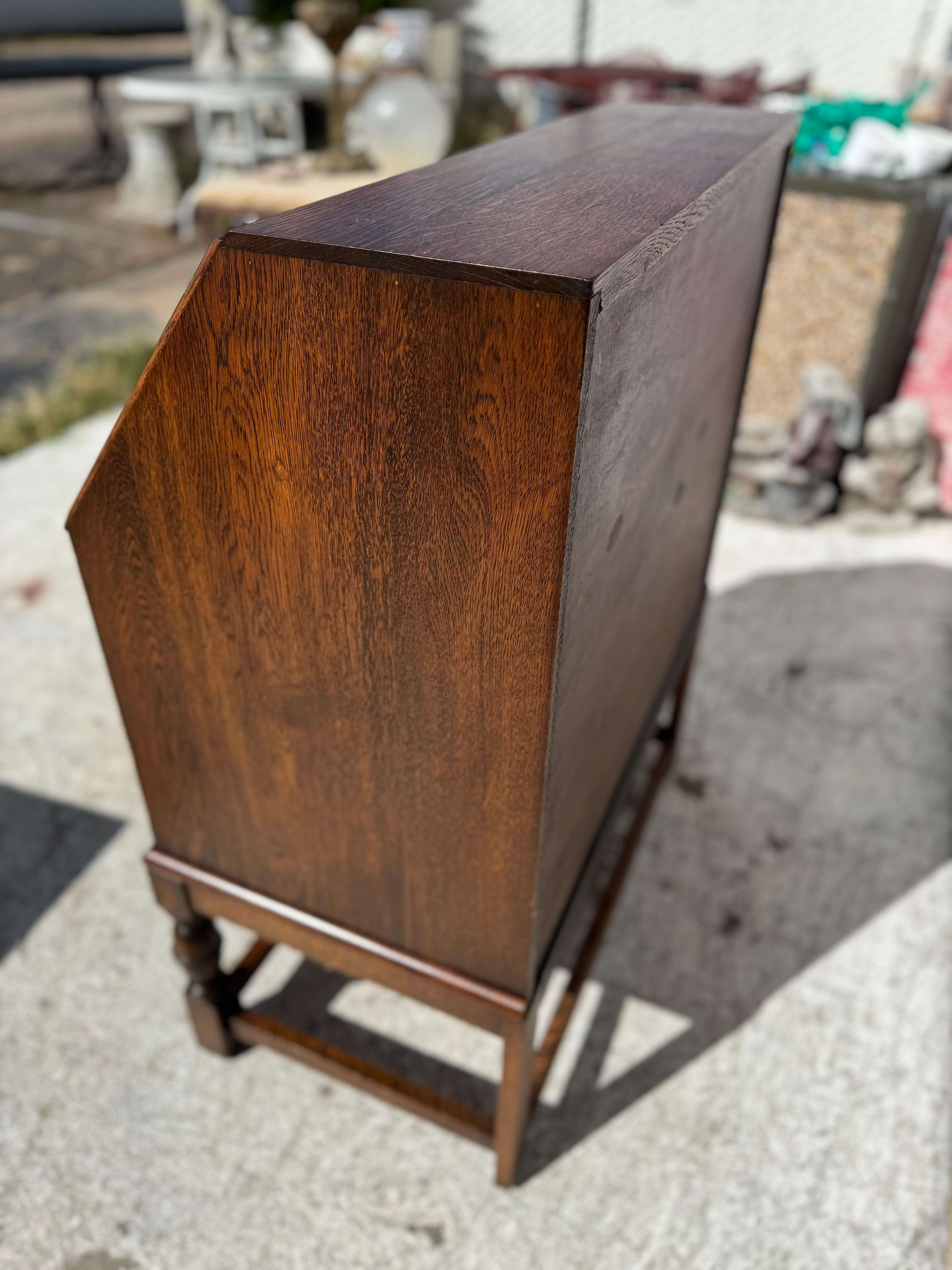 1940's English Oak Drop Front Sekretär im Angebot 2