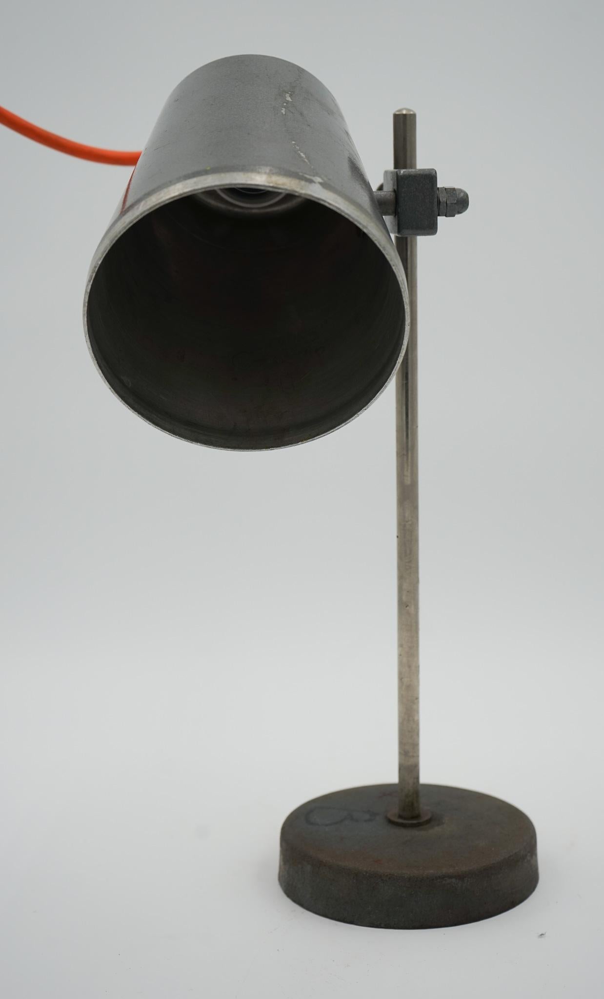 Table d'École D'LABORATORY ENGLISH SALVAGED des années 1940 ADJUSTABLE LiGHT 001 en vente 7