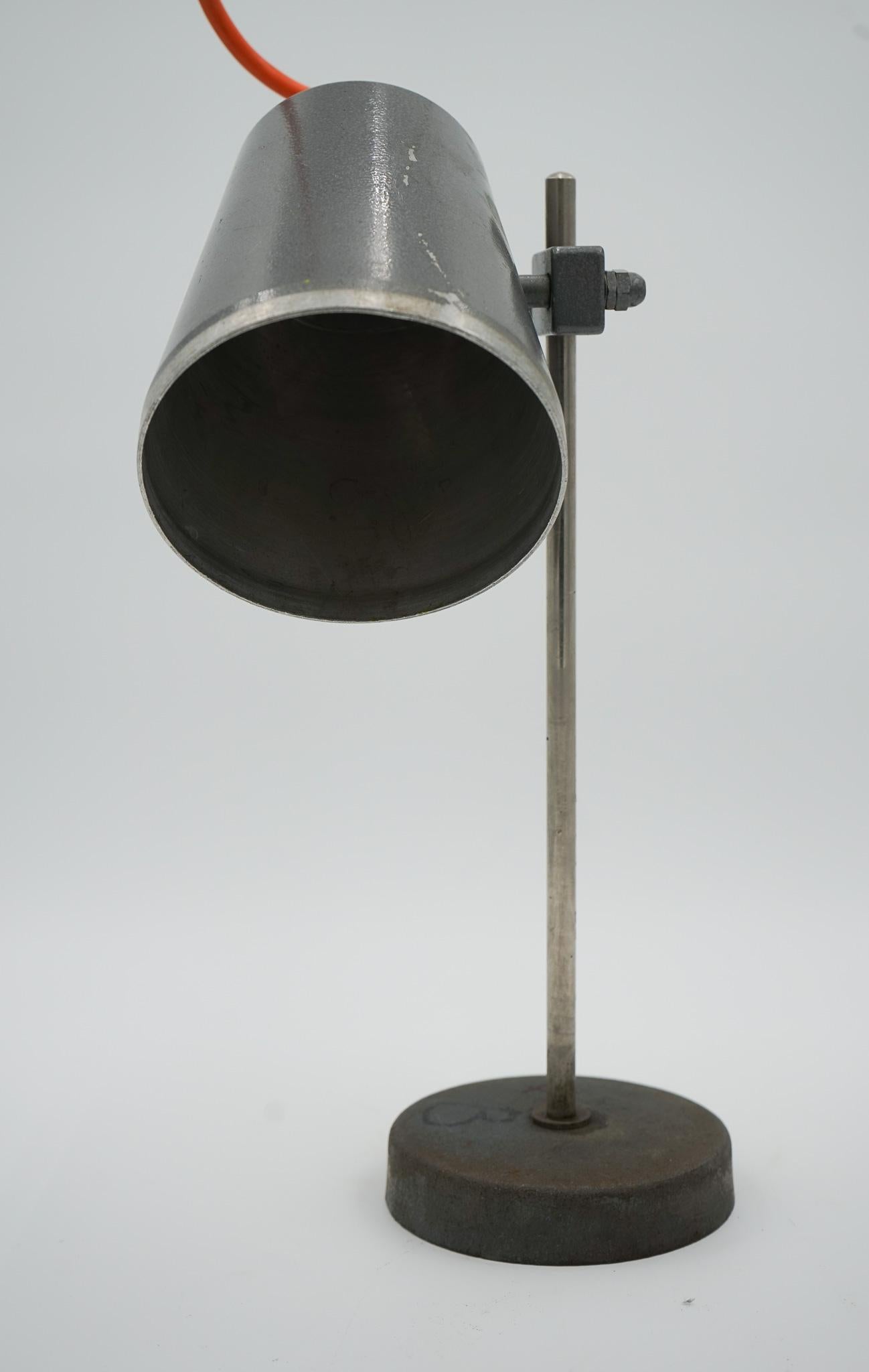 Britannique Table d'École D'LABORATORY ENGLISH SALVAGED des années 1940 ADJUSTABLE LiGHT 001 en vente