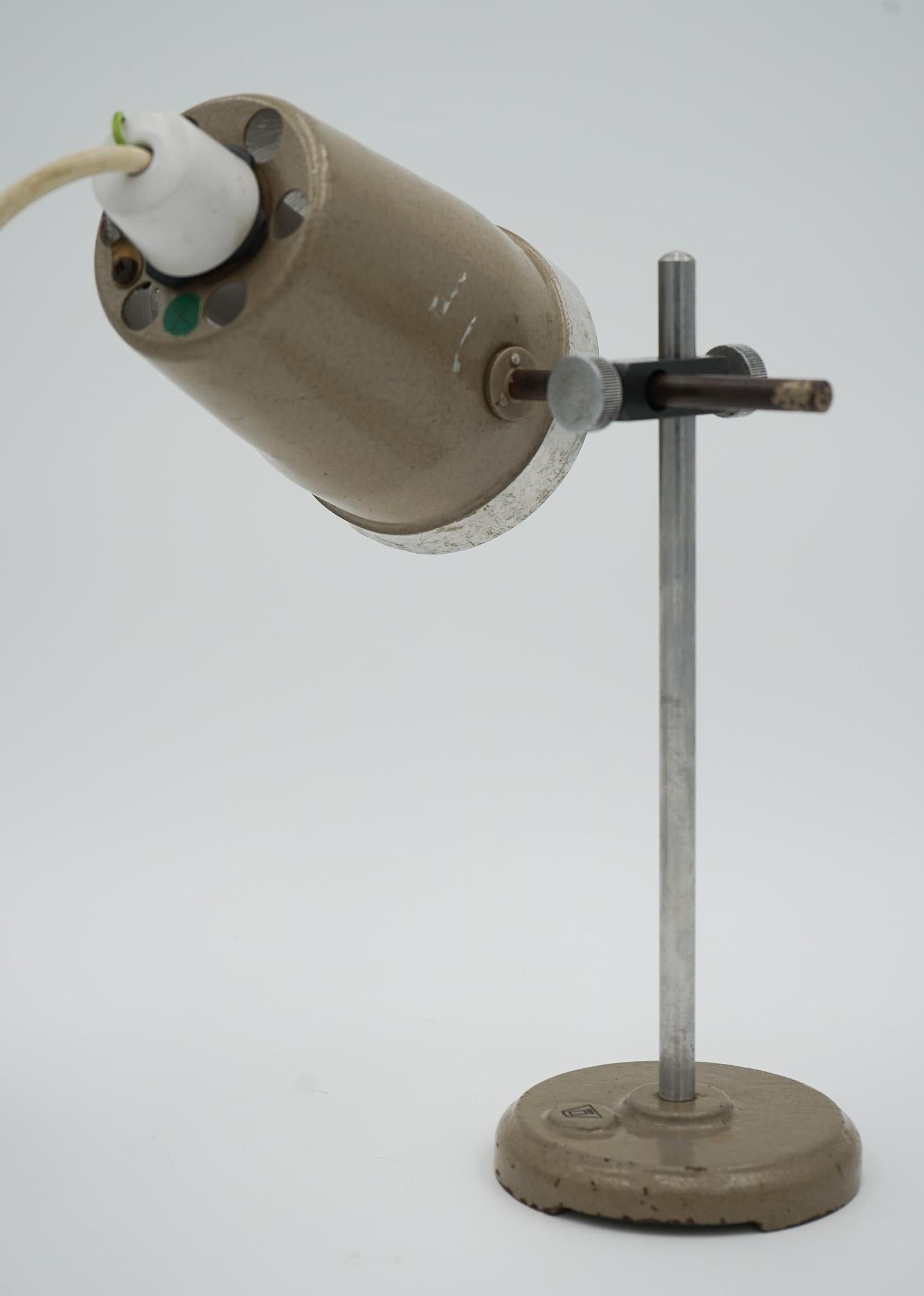 Hand-Crafted 1940'S ENGLISH SALVAGED LABORATORY SCHOOL TABLE LAMP ADJUSTABLE LiGHT 007 For Sale