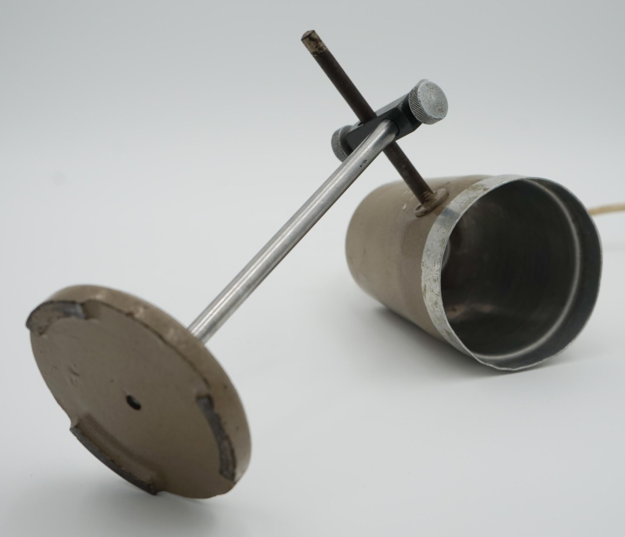 Metal 1940'S ENGLISH SALVAGED LABORATORY SCHOOL TABLE LAMP ADJUSTABLE LiGHT 007 For Sale