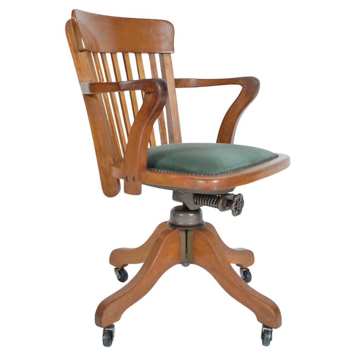 1940s English Swivel Tilt Hillcrest Industrial Teck Captain's Office Desk Chair en vente