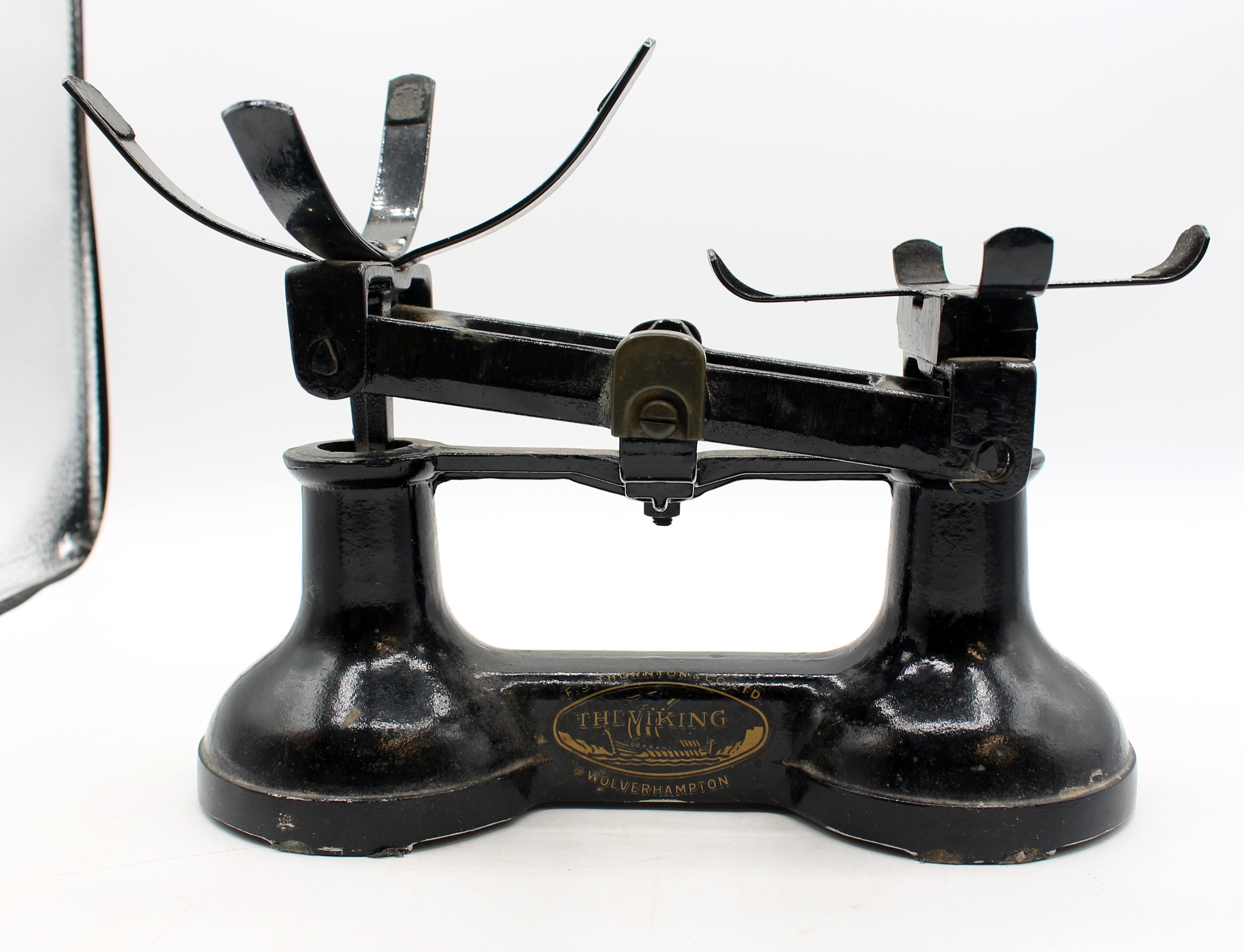 1940s English The Viking Scale & Weights by F. J. Thornton & Co. Ltd. In Good Condition For Sale In Chapel Hill, NC