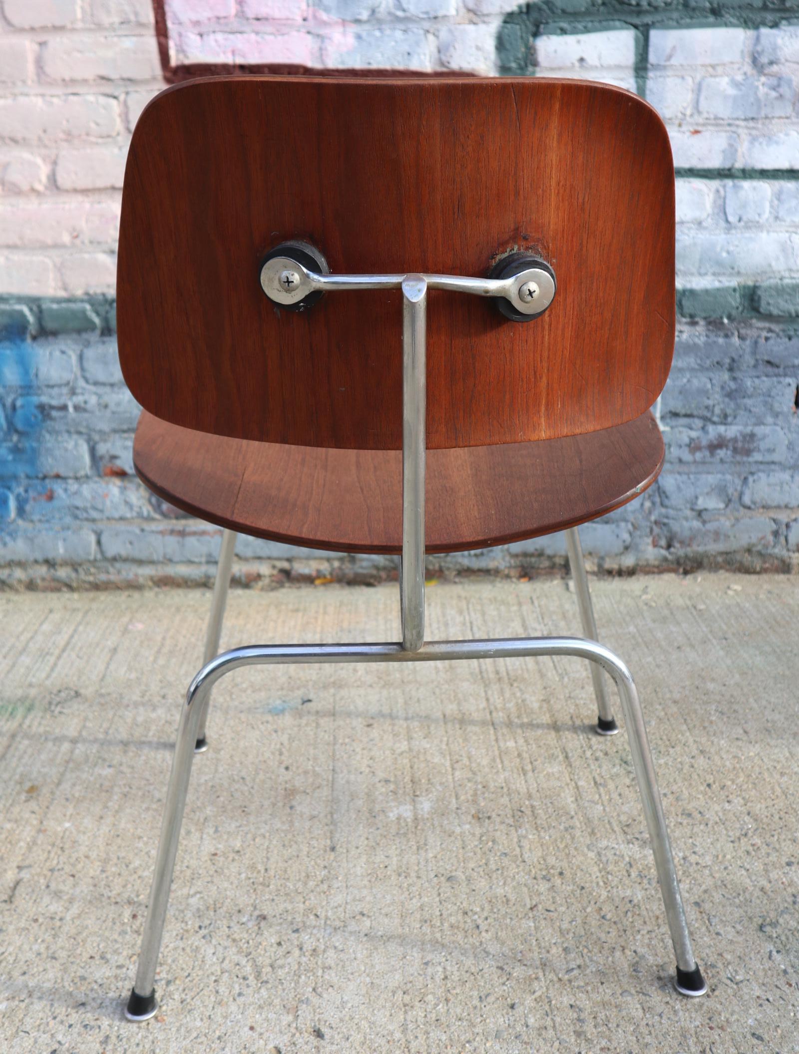 1940s Evans Edition Eames DCM Dining Chair in Walnut In Good Condition In Brooklyn, NY