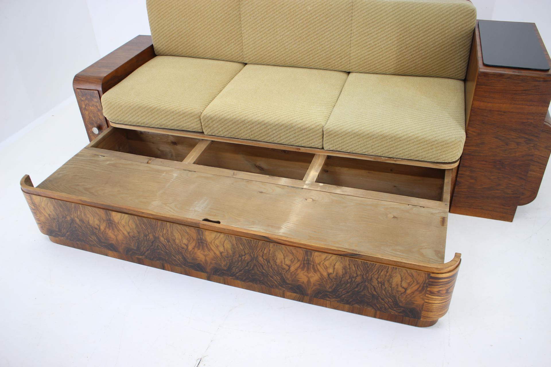 1940s Exclusive Art Deco Convertible Sofa with Cabinets in Walnut, Czechoslovaki 1