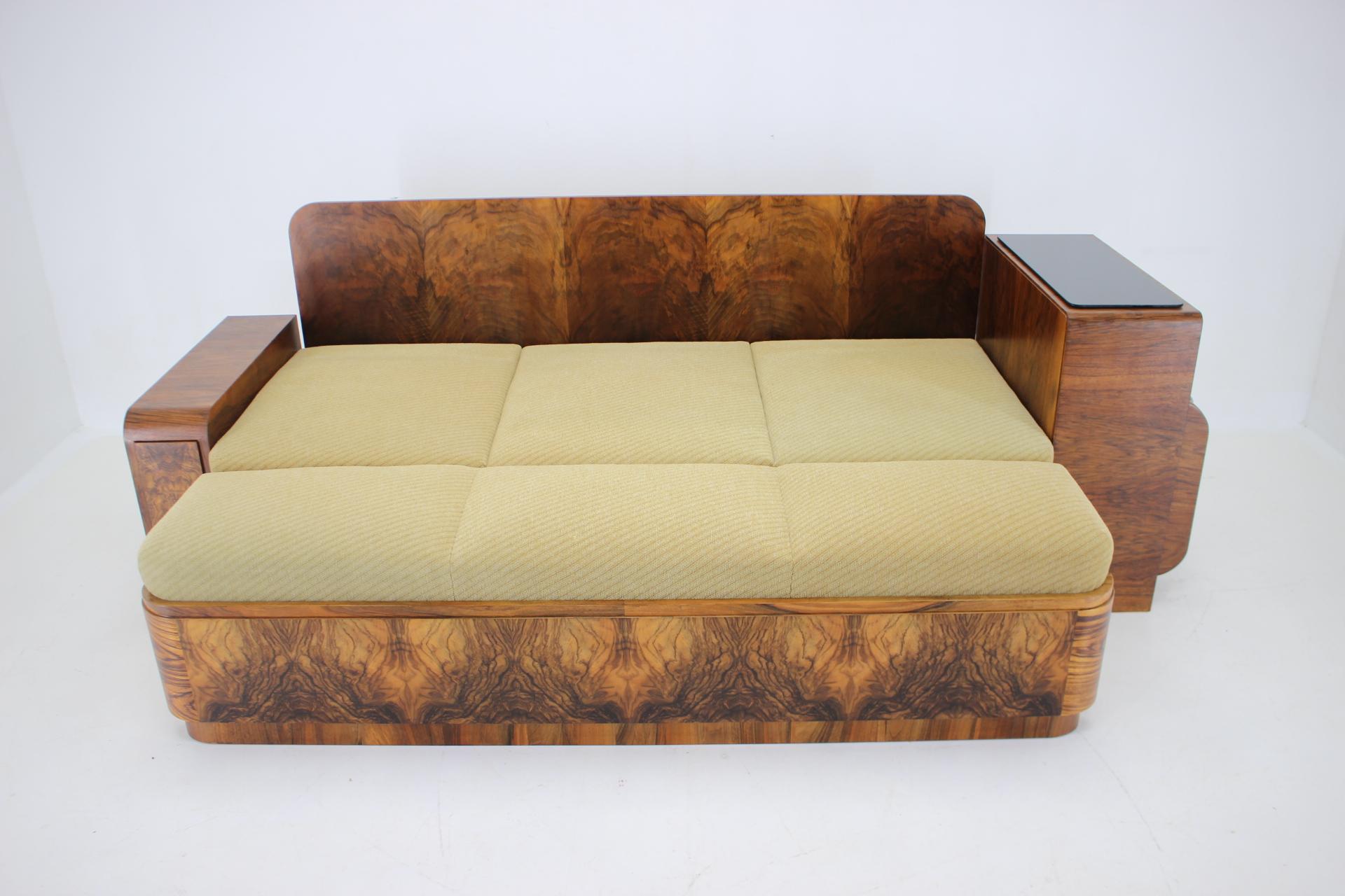 1940s Exclusive Art Deco Convertible Sofa with Cabinets in Walnut, Czechoslovaki 3