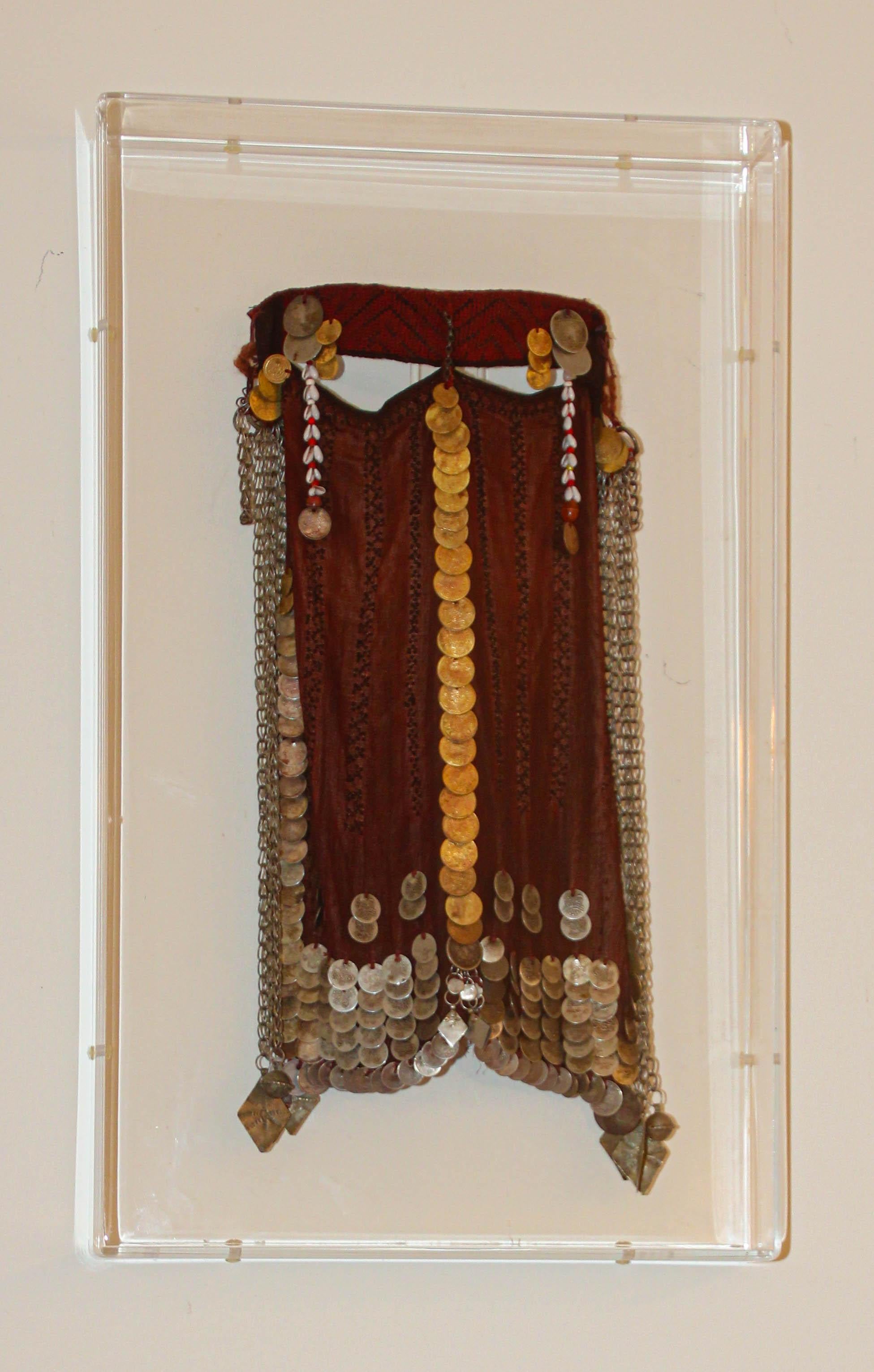 1940s Face Veil Nikab Sinai Bedouin Desert Garment Framed Collectible For Sale 8
