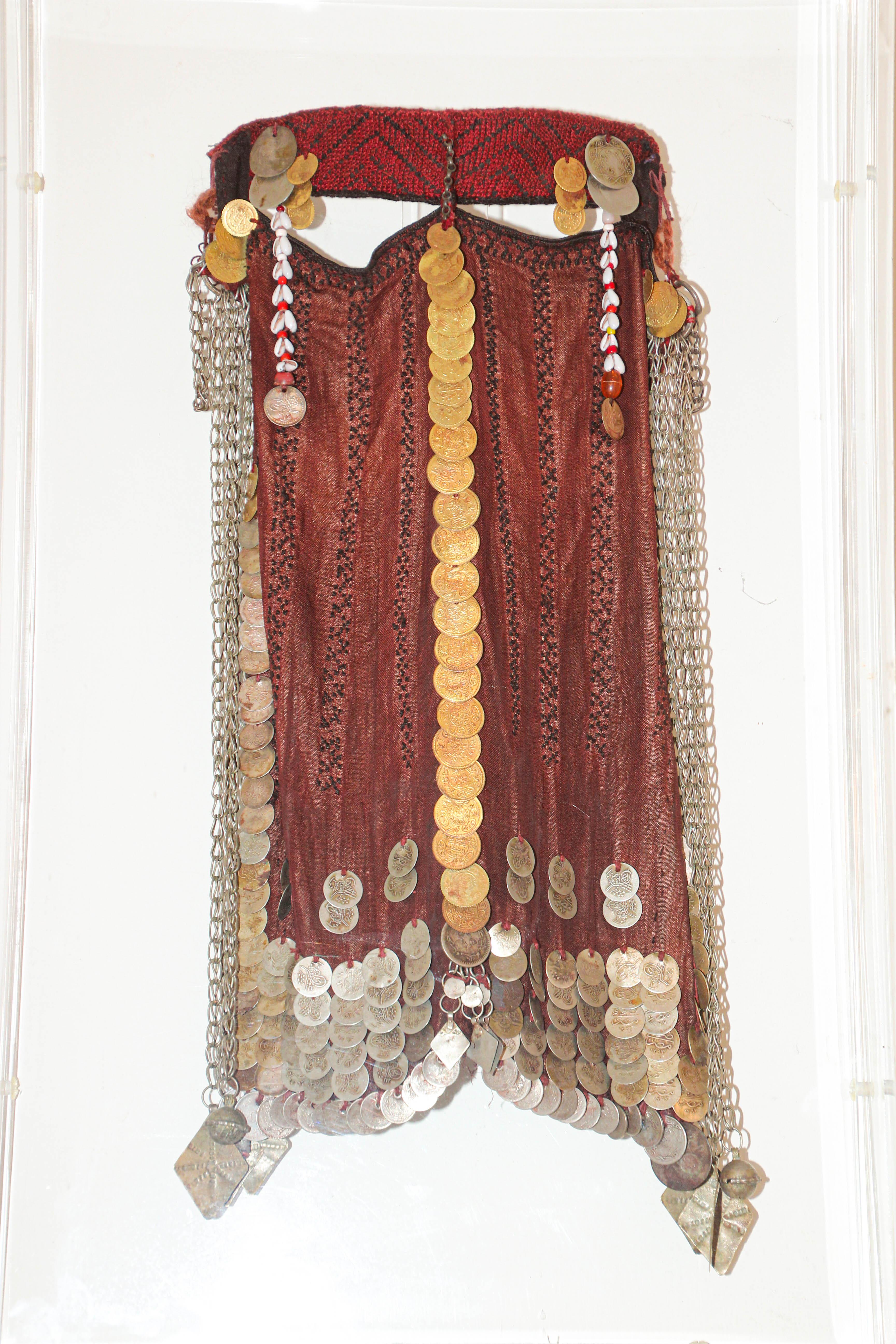 1940s Face Veil Nikab Sinai Bedouin Desert Garment Framed Collectible For Sale 10