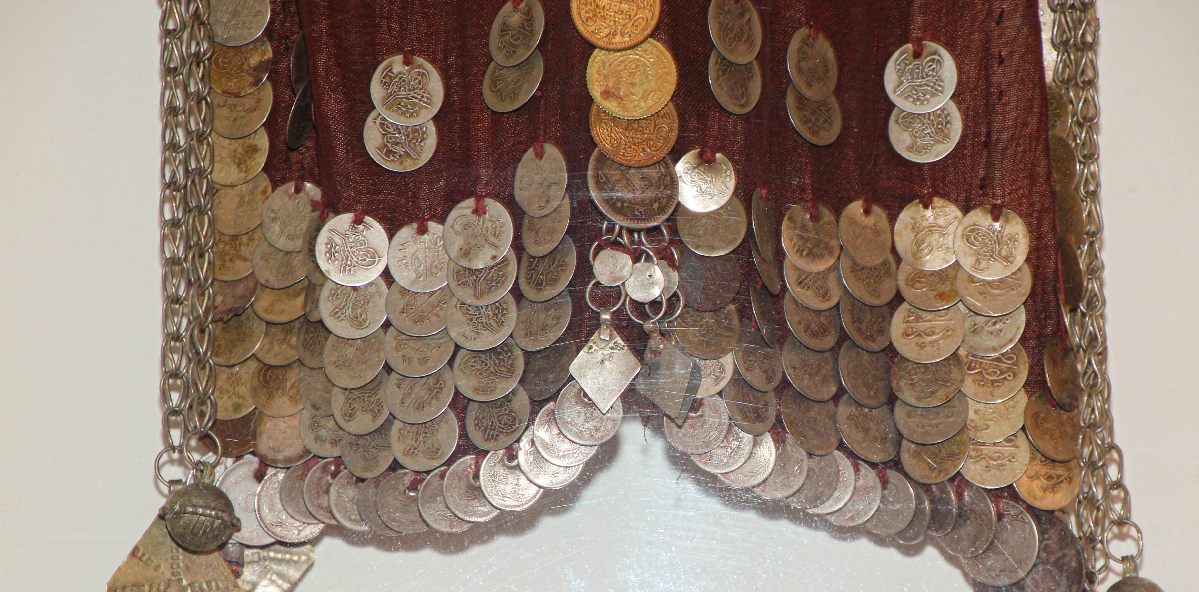 Voile à visage des années 1940, Sinai Bedouin Desert Garment encadré Nikab - Pièce de collection en vente 9