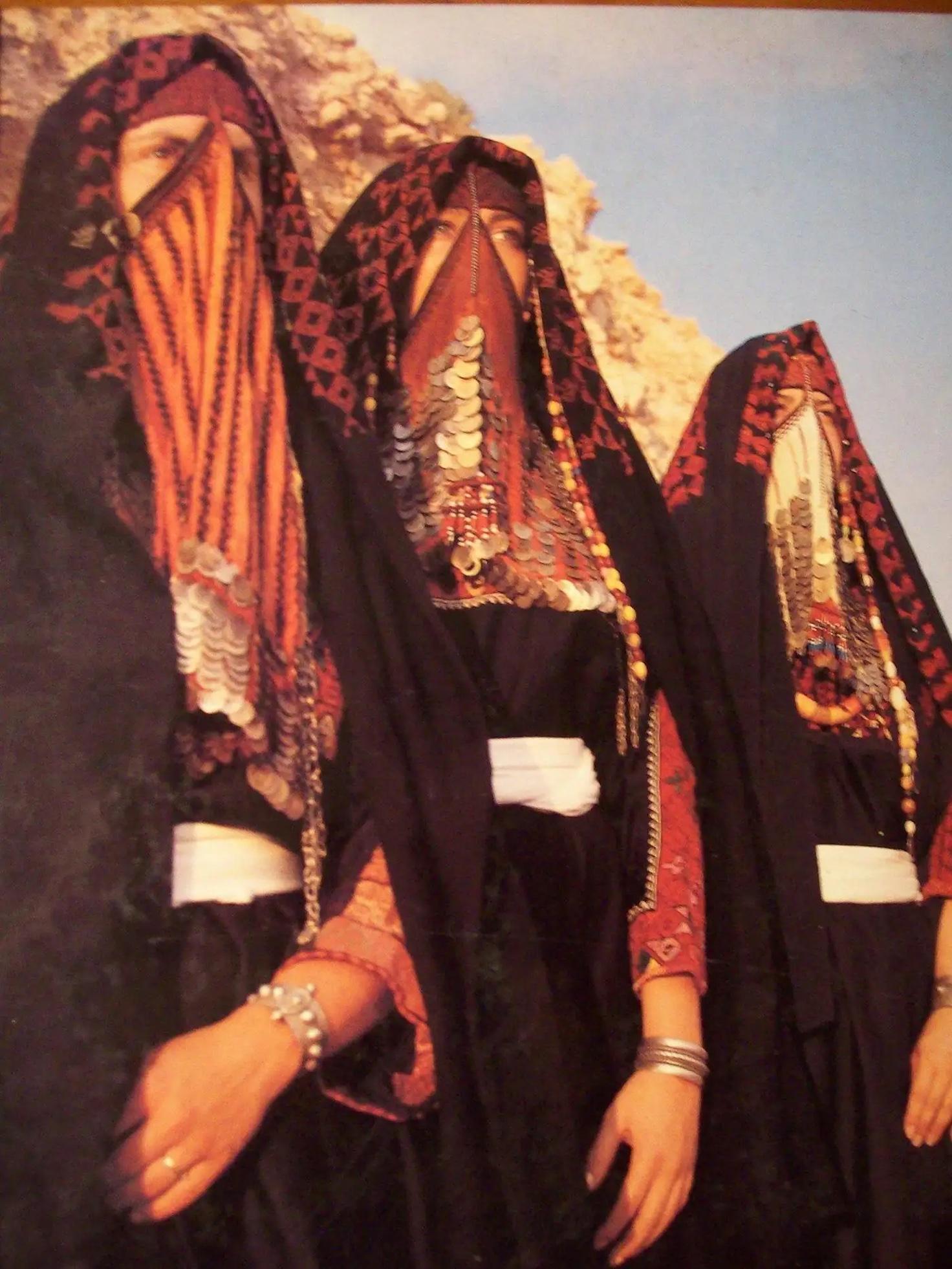 1940s Face Veil, Sinai Bedouin Desert Garment Nikab Framed Collectible For Sale 10