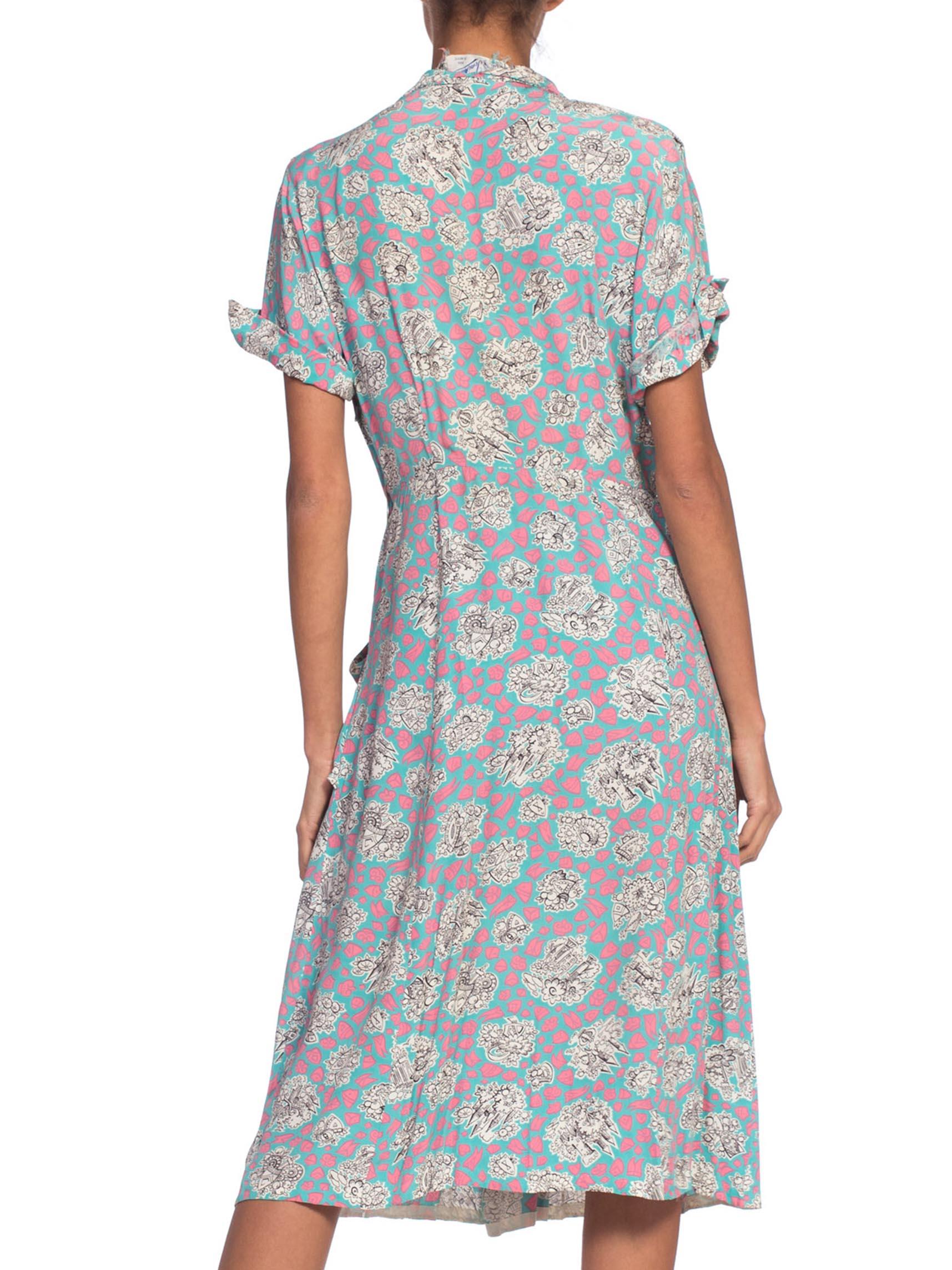 1940S Pink & Blue Rayon Princess Castle Fantasy Print Dress In Excellent Condition In New York, NY