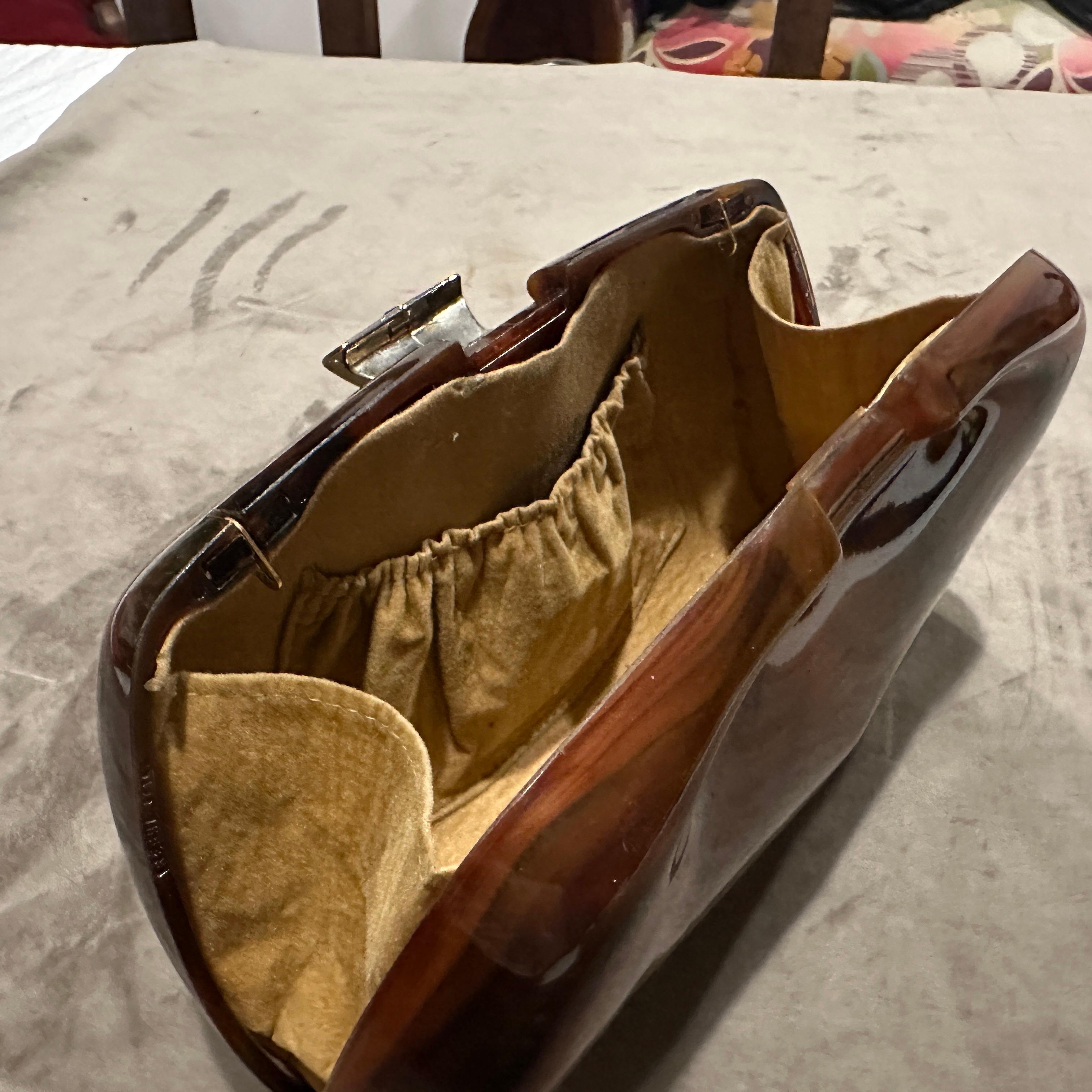 1940s Faux Tortoiseshell Bakelite and Brass Italian Evening Bag In Good Condition For Sale In Aci Castello, IT