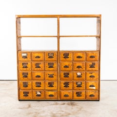 1940's Faux Wood Workshop Regale - Dreißig Schubladen