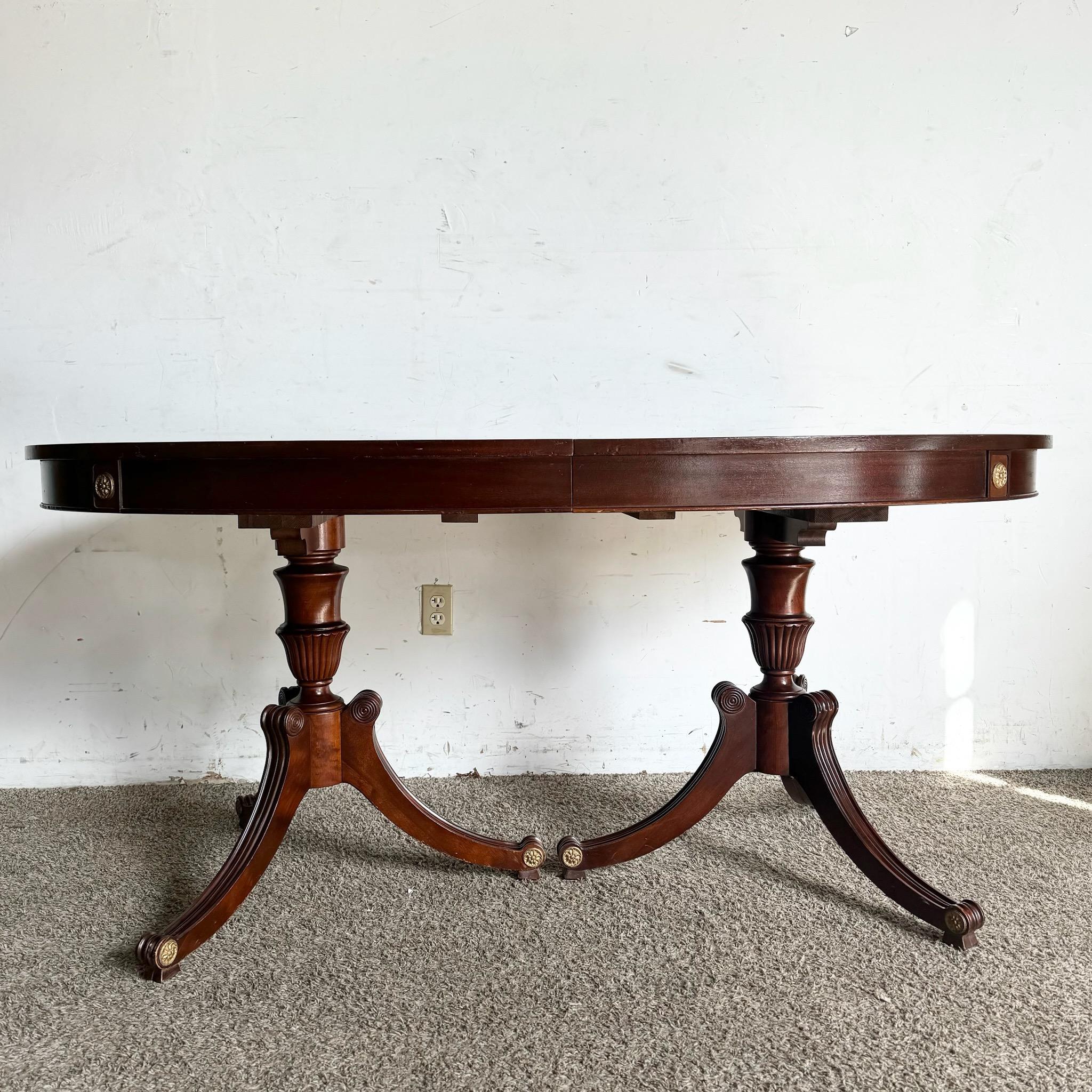 Table de salle à manger fédérale des années 1940 en acajou flammé avec plateau en verre par Rway en vente 9