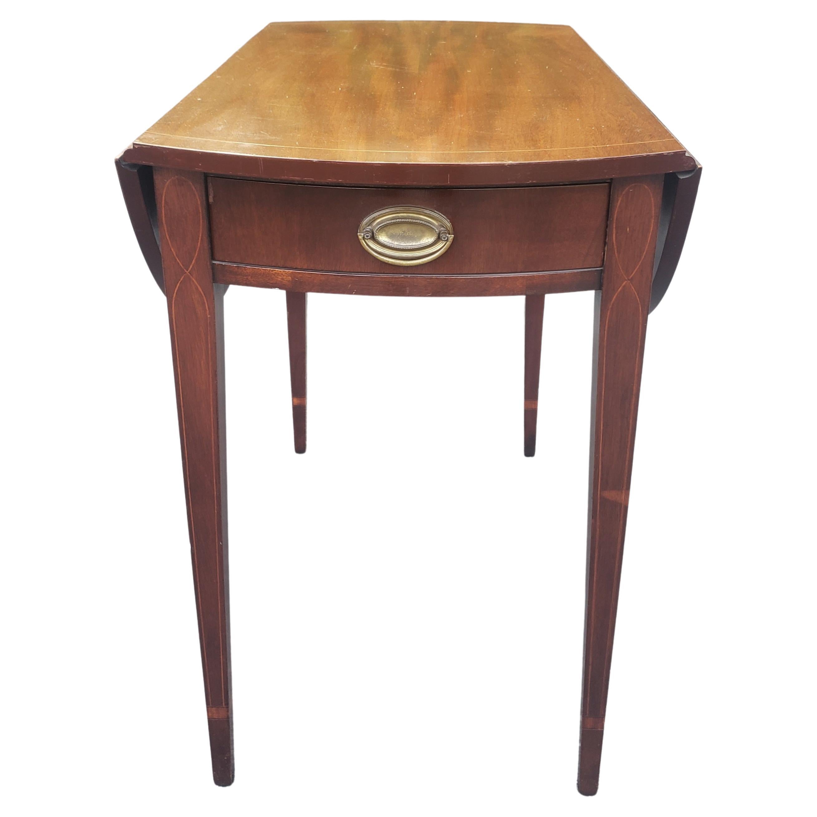 1940s Federal Mahohany and Satinwood Inlaid Pembroke Side Table. Measures 18.5