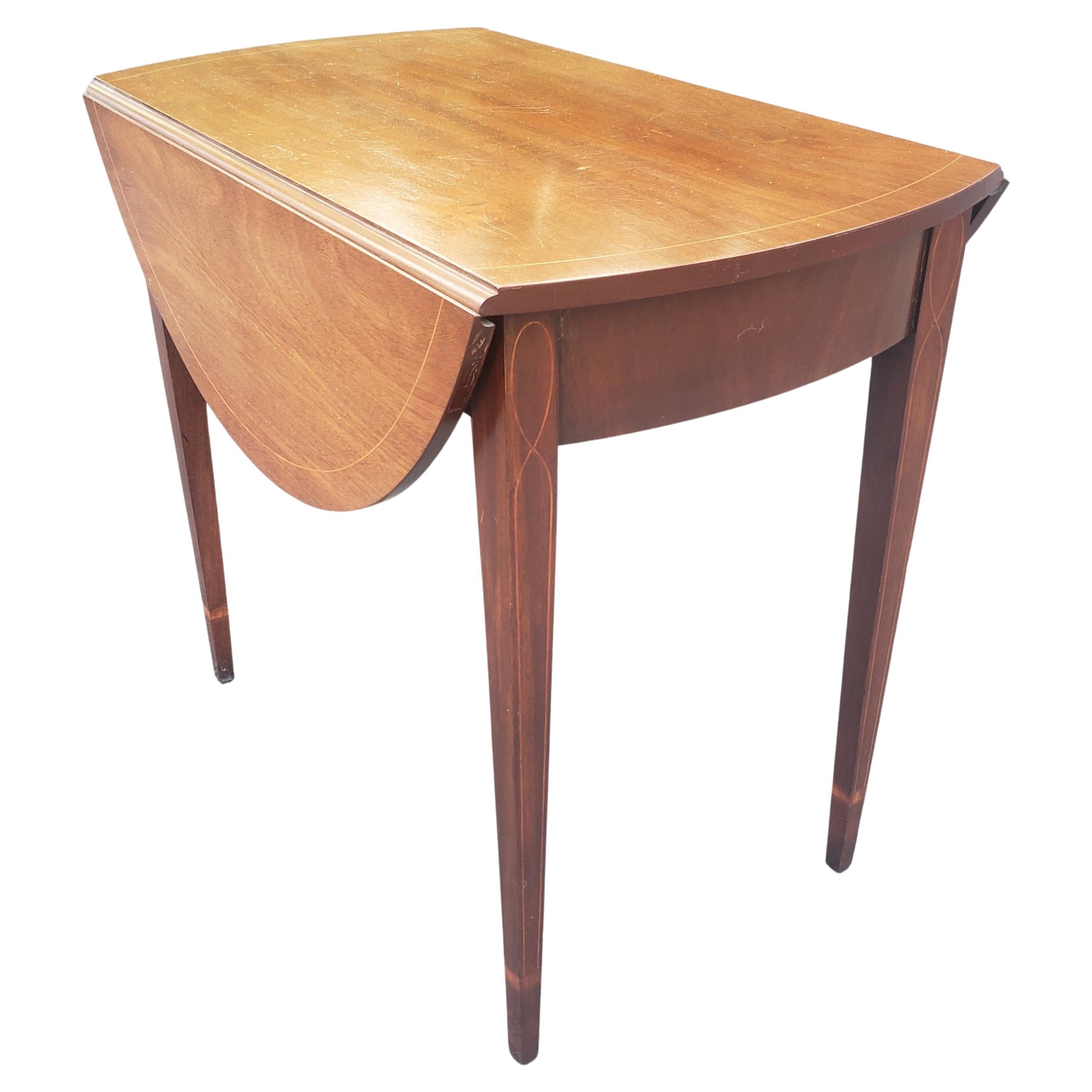 Inlay 1940s Federal Mahohany and Satinwood Inlaid Pembroke Side Table For Sale