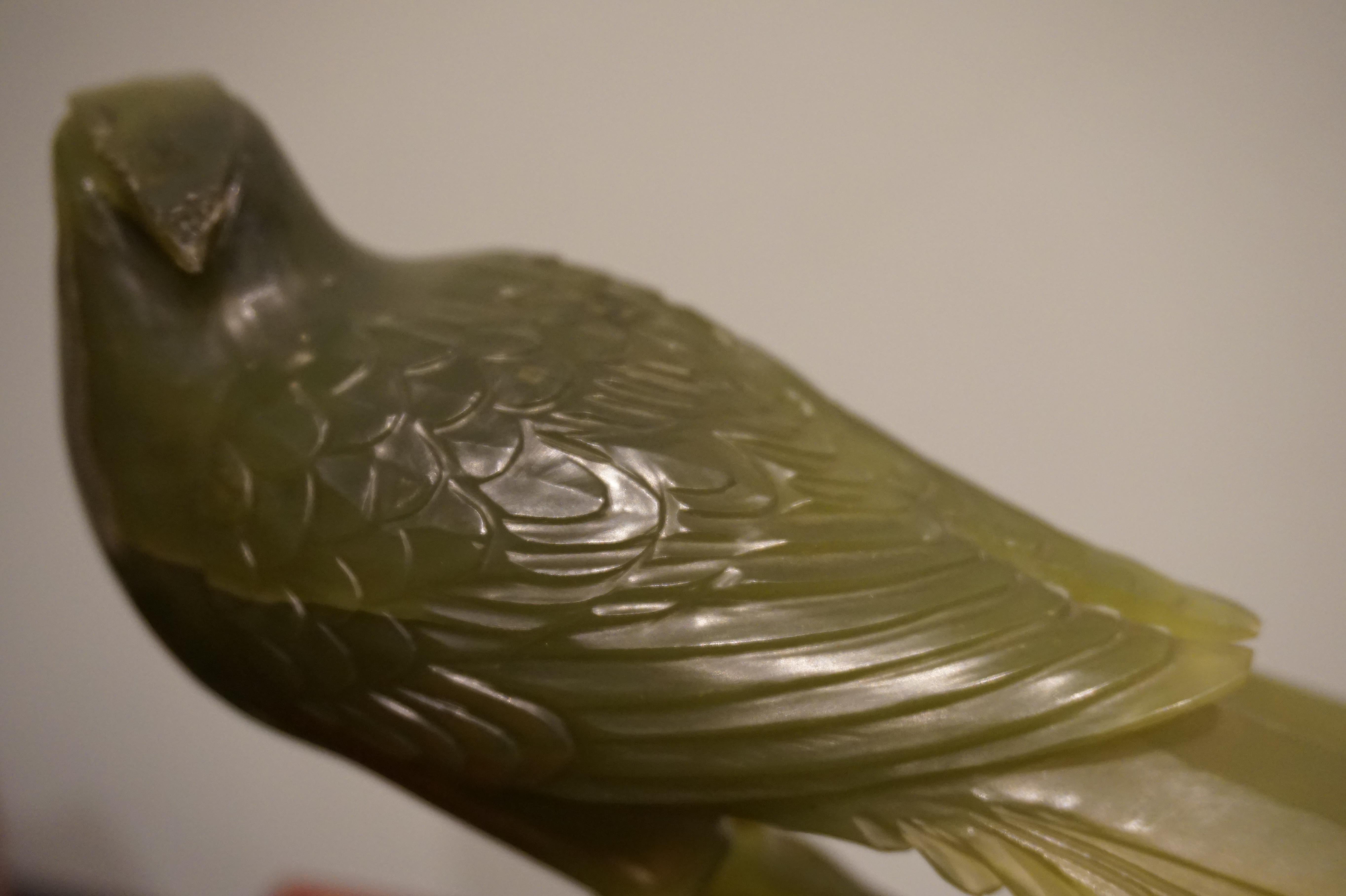1940s Fine Chinese Serpentine Hand Carved Magpie Bird Sculpture 7