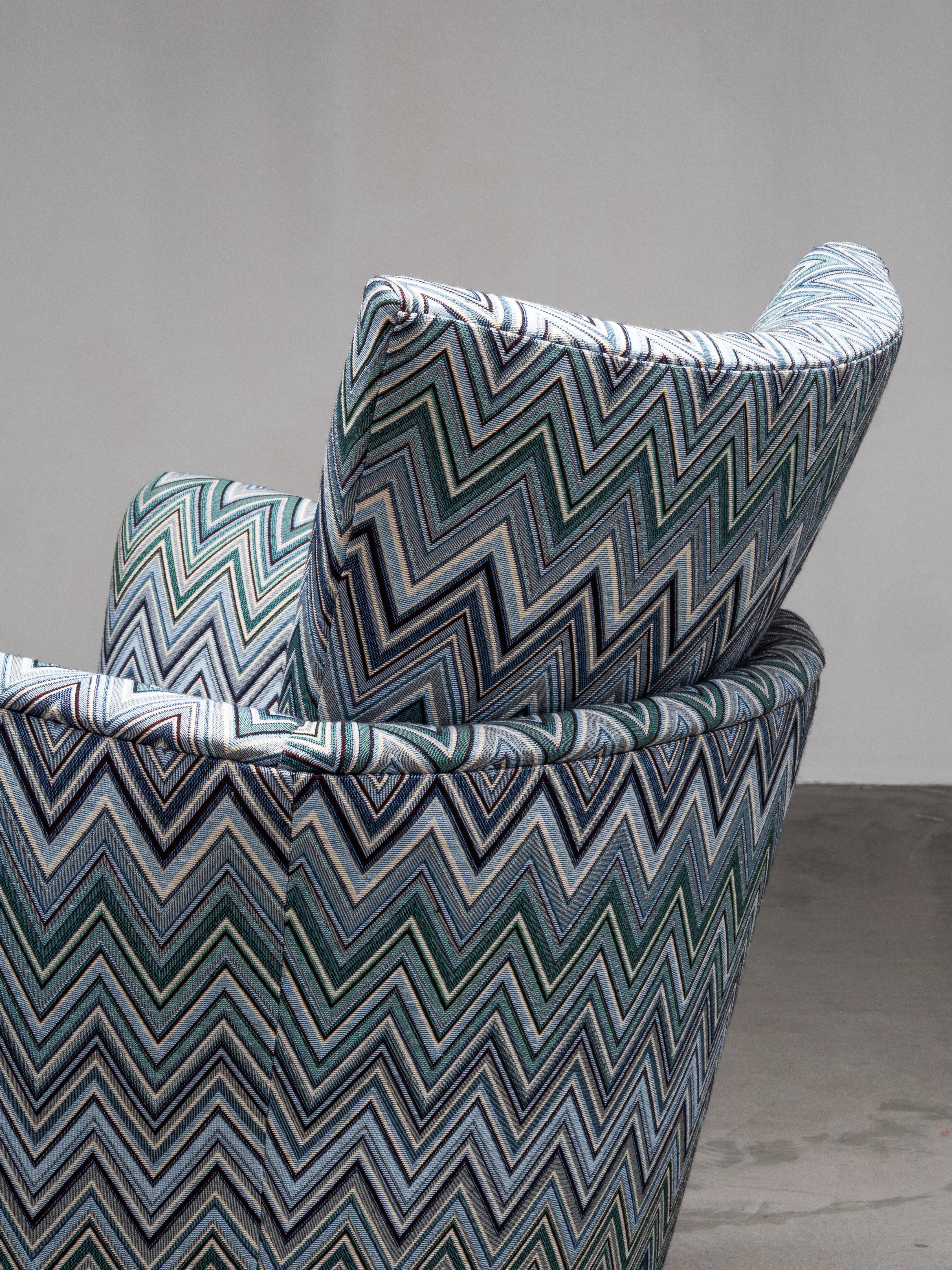 Fauteuil club art déco finlandais des années 1940 avec tissu à motifs de chevrons en vente 8