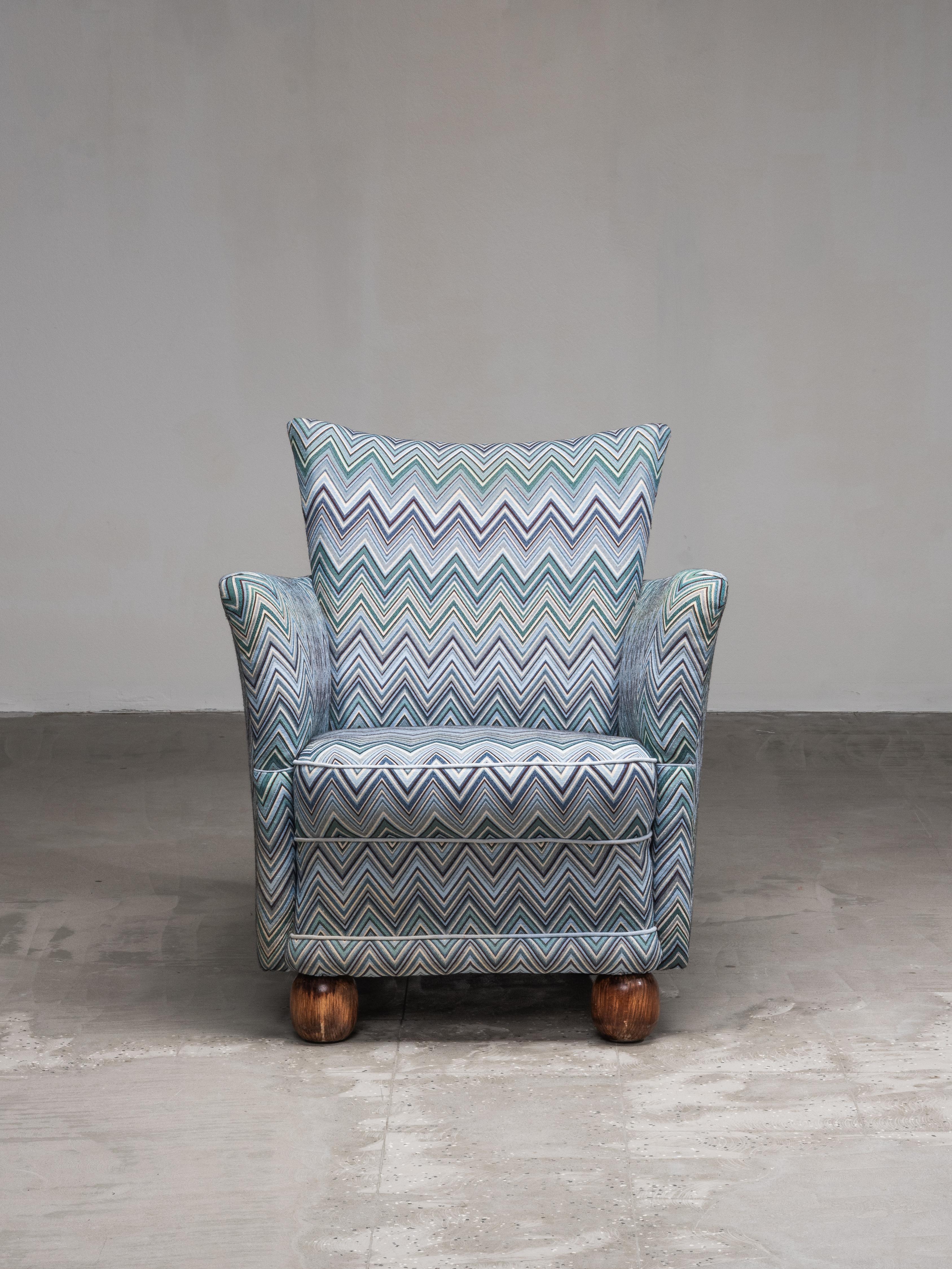 Fauteuil club art déco finlandais des années 1940 avec tissu à motifs de chevrons en vente 11