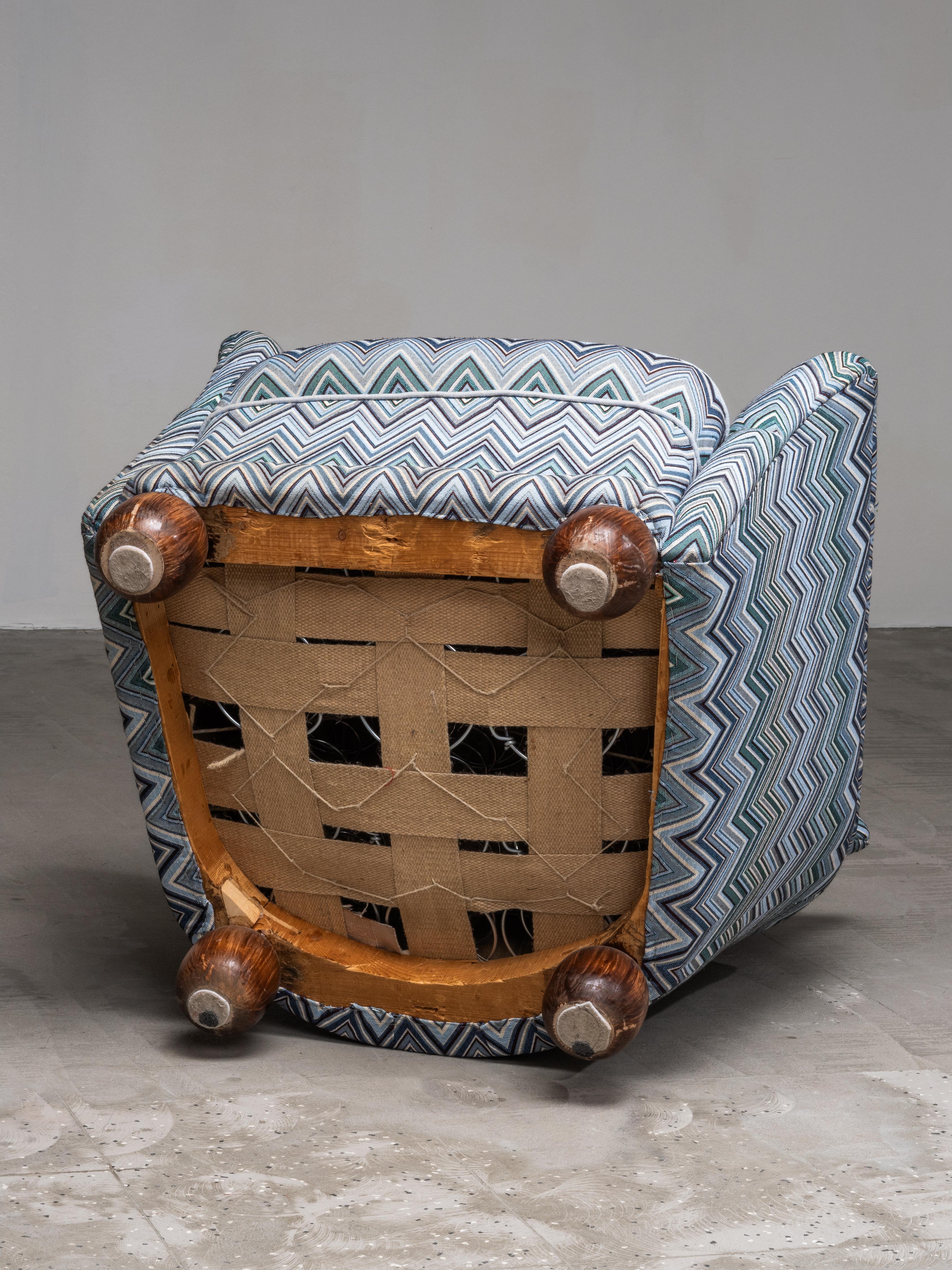 Fauteuil club art déco finlandais des années 1940 avec tissu à motifs de chevrons en vente 13