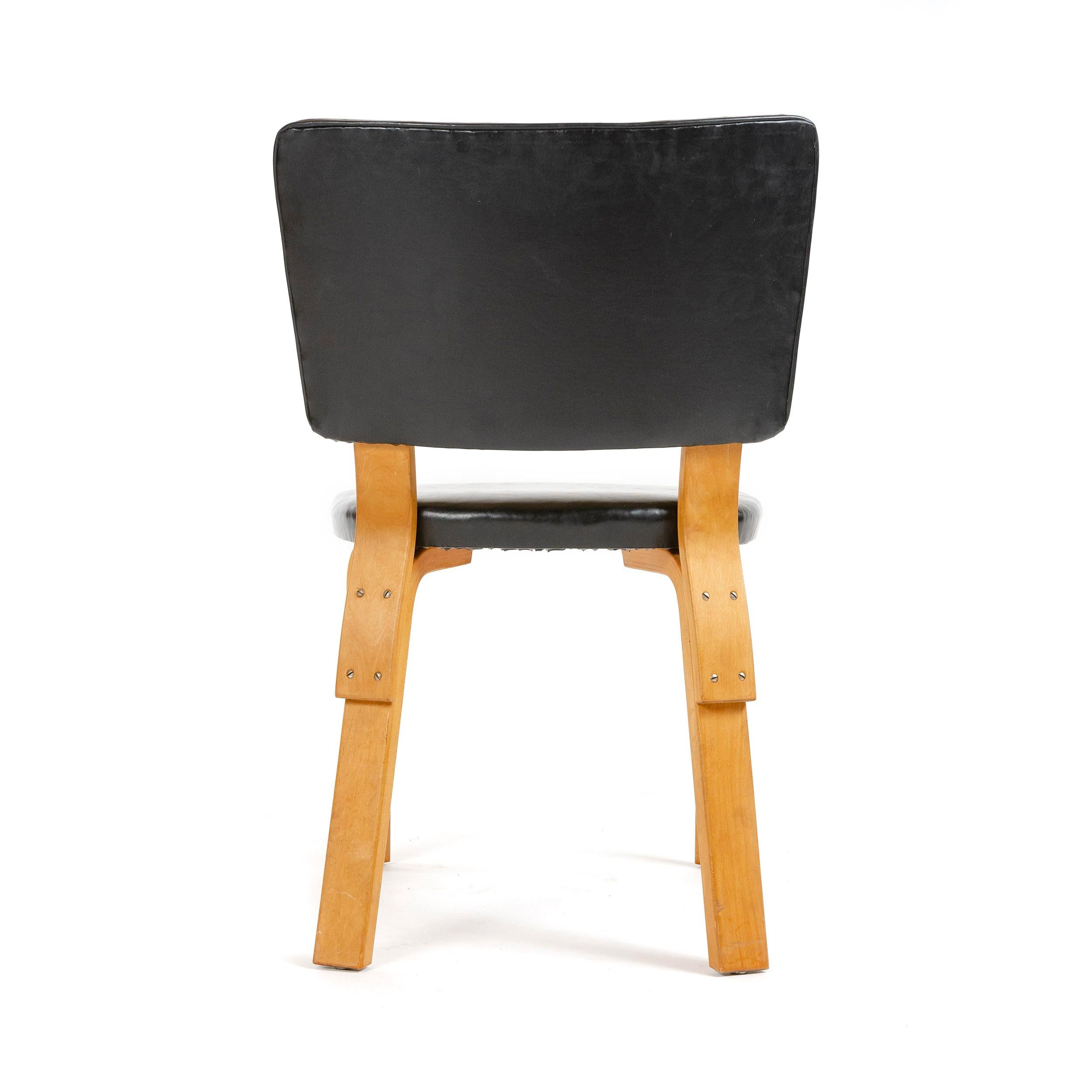 1940s Finnish Dining Chair by Alvar Aalto for Artek In Good Condition For Sale In Sagaponack, NY