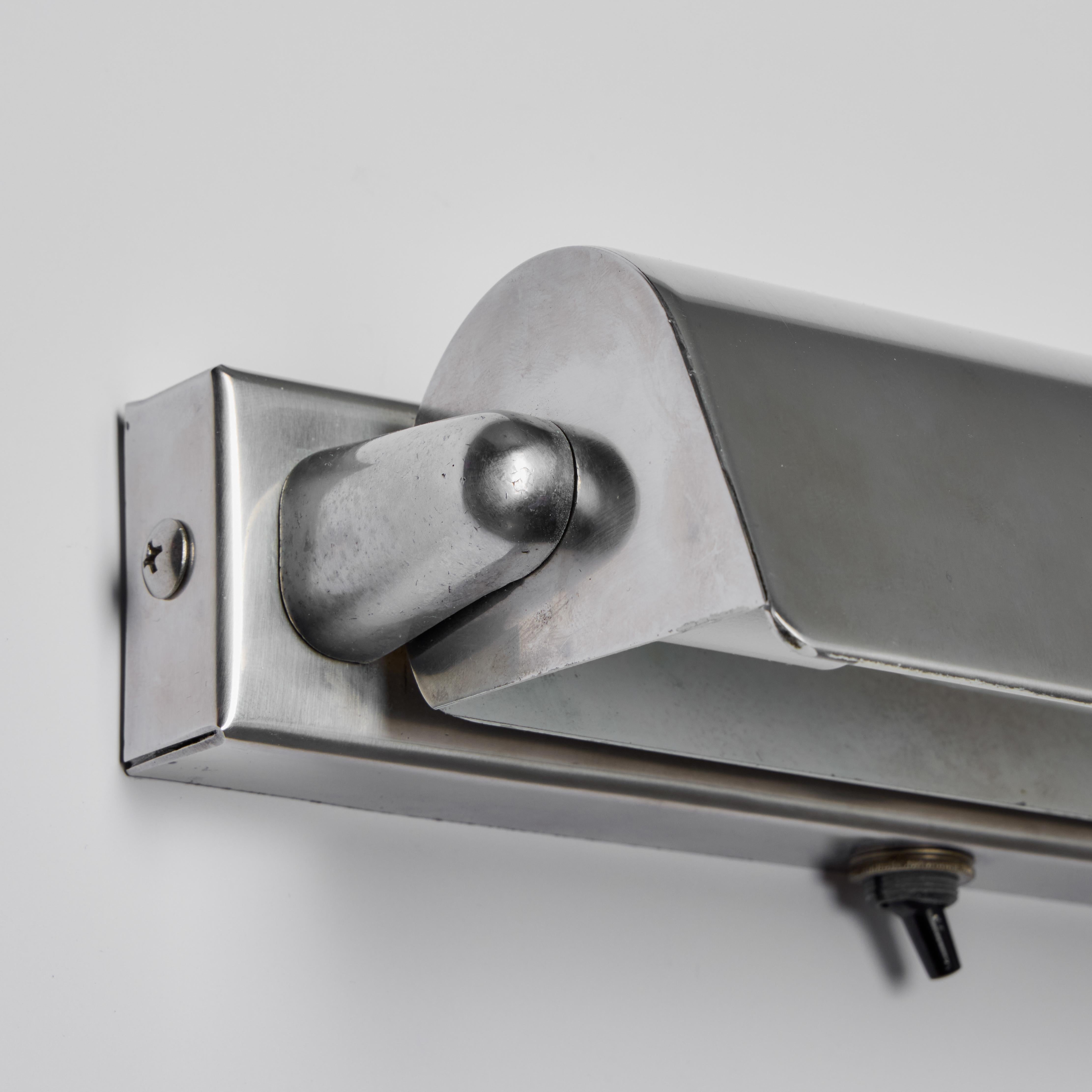 Finnische minimalistische Plug-In-Wandleuchte aus den 1940er Jahren, Paavo Tynell zugeschrieben im Angebot 8