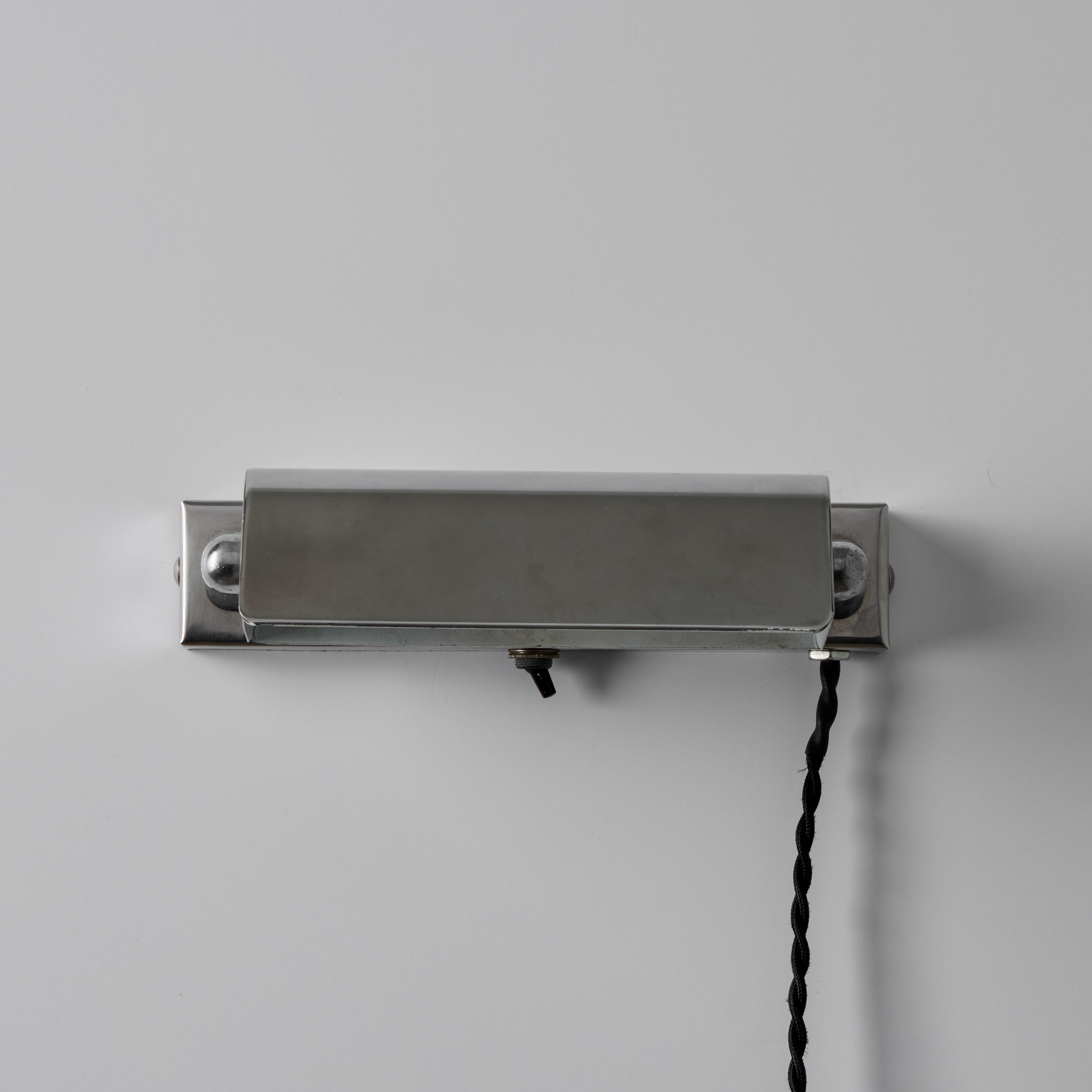 Finnische minimalistische Plug-In-Wandleuchte aus den 1940er Jahren, Paavo Tynell zugeschrieben im Angebot 10