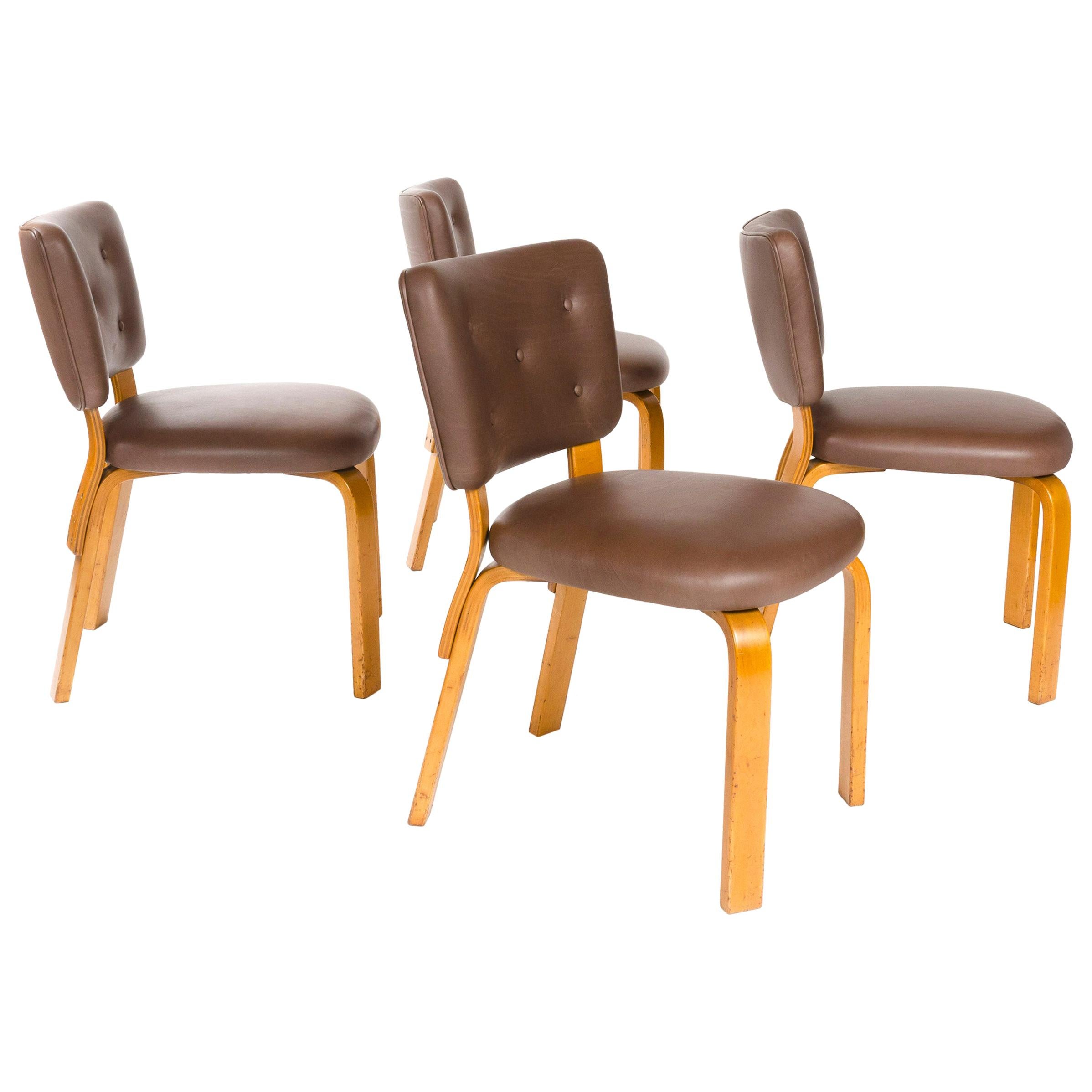 Ensemble finlandais de quatre chaises de salle à manger tapissées des années 1940 par Alvar Aalto pour Artek en vente