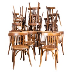 Chaises de salle à manger Fischel françaises à dossier profond en bois cintré des années 1940 - Qté Avai