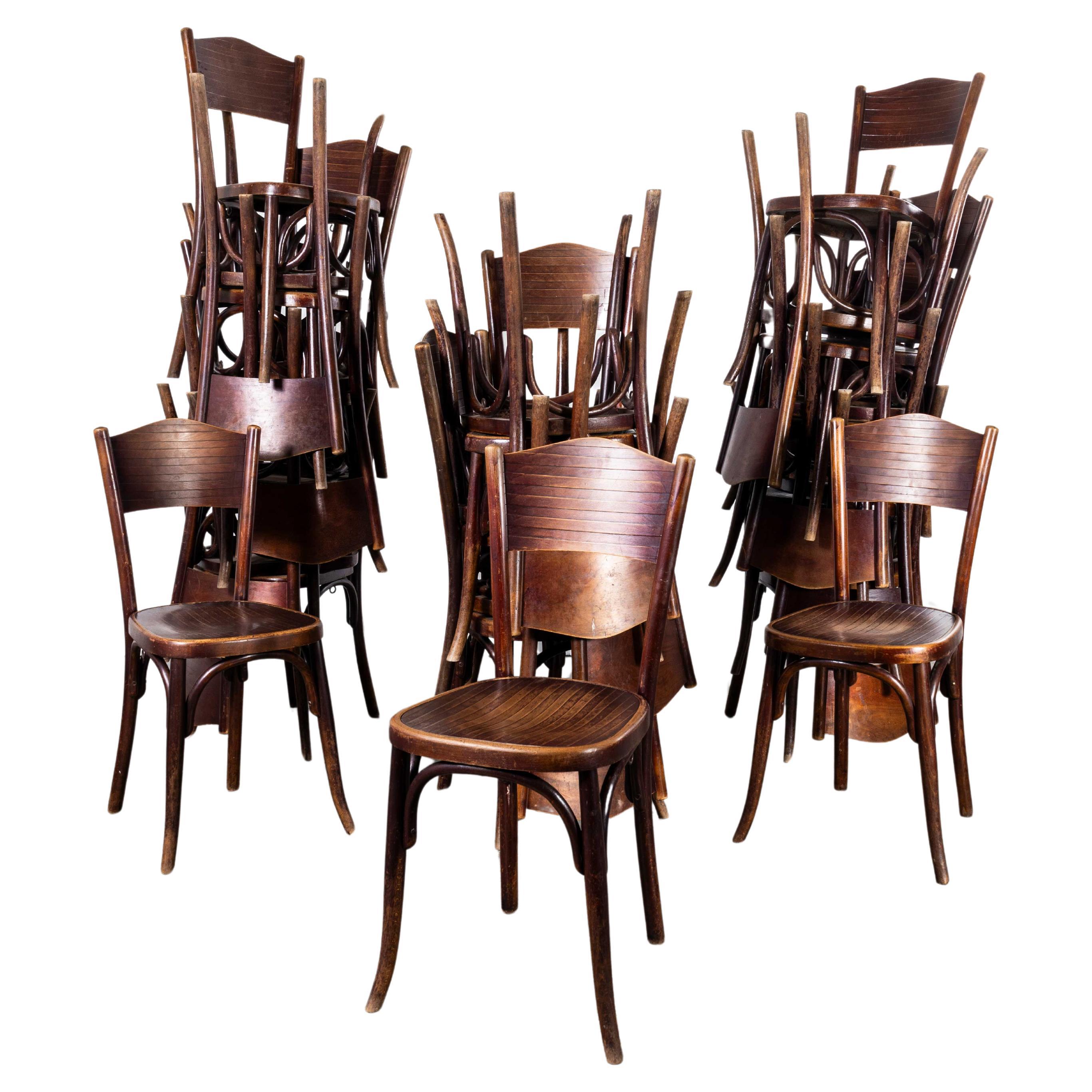 Chaises de salle à manger des années 1940 estampillées Fischel en bois cintré - bonne quantité disponible