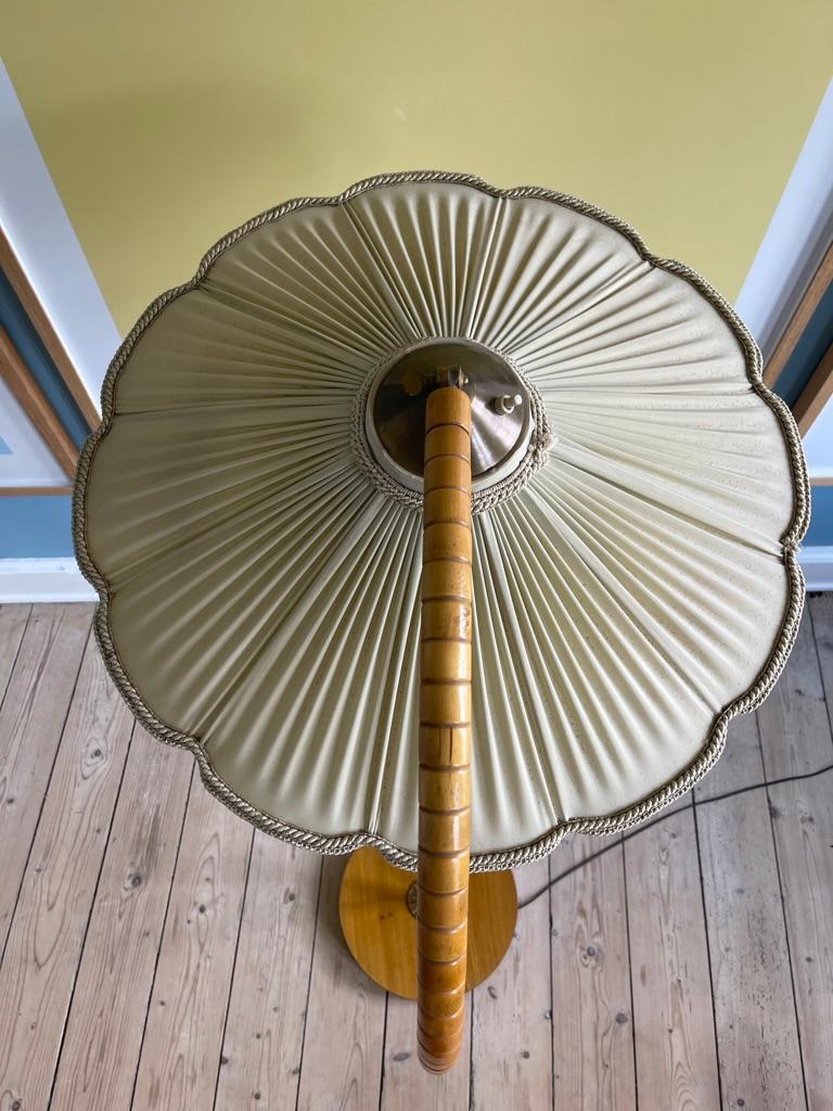 1940s Floor Lamp in Elm Tree with Hand Painted Fabric Shade, Attri Josef Frank For Sale 2