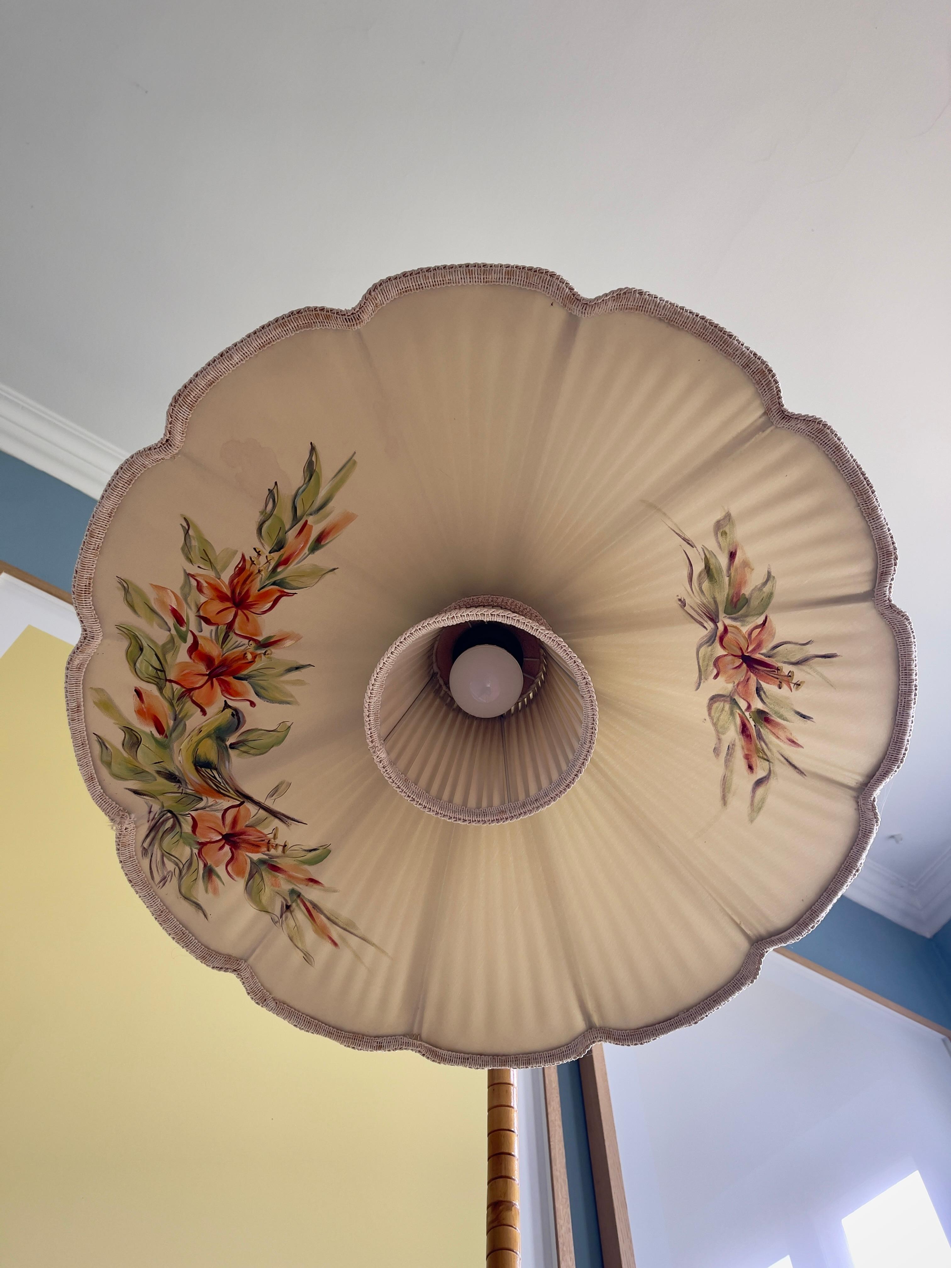 1940s Floor Lamp in Elm Tree with Hand Painted Fabric Shade, Attri Josef Frank For Sale 4