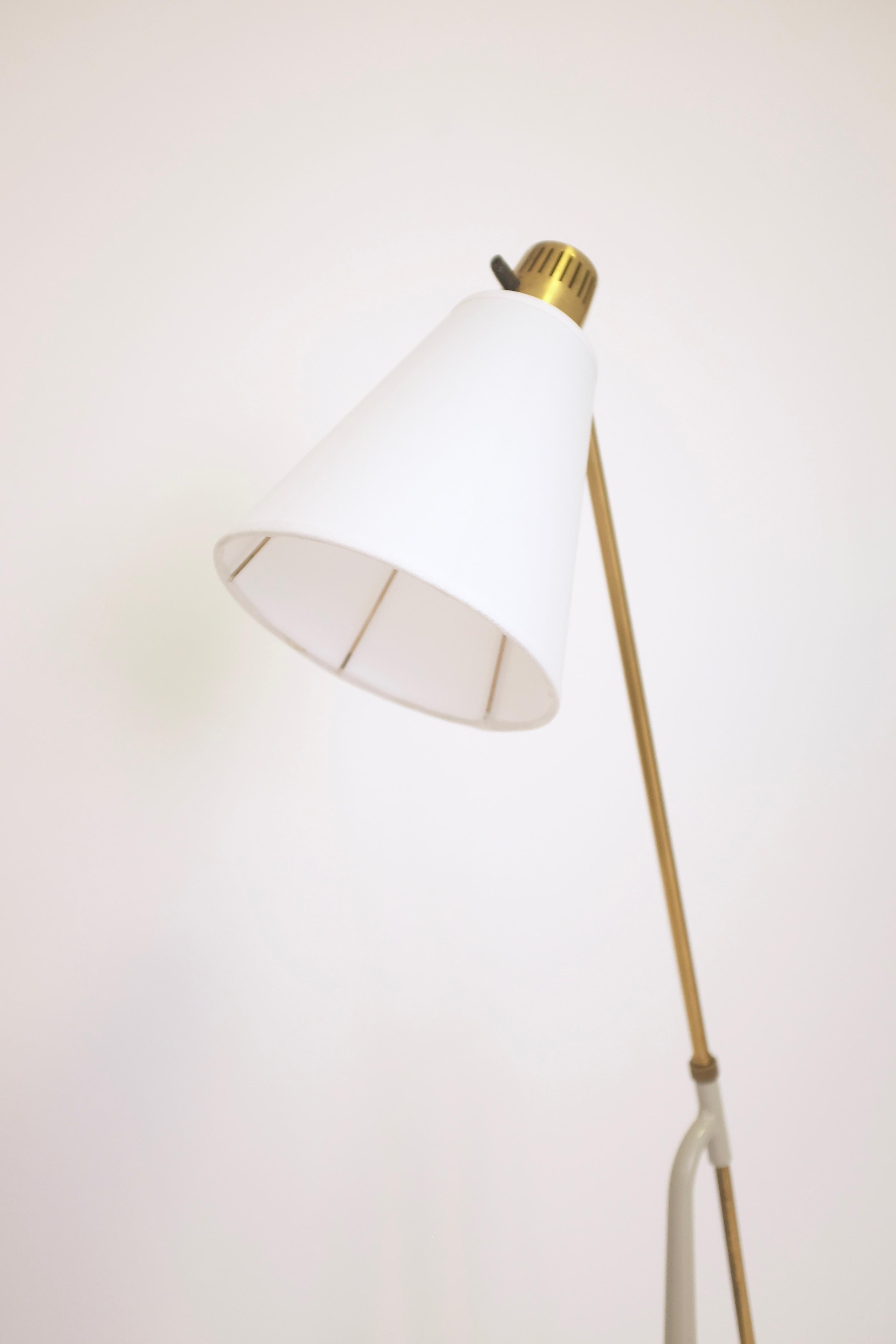 Suédois Lampadaire des années 1940 Modèle 541 de Hans Bergström pour Ateljé Lyktan en vente