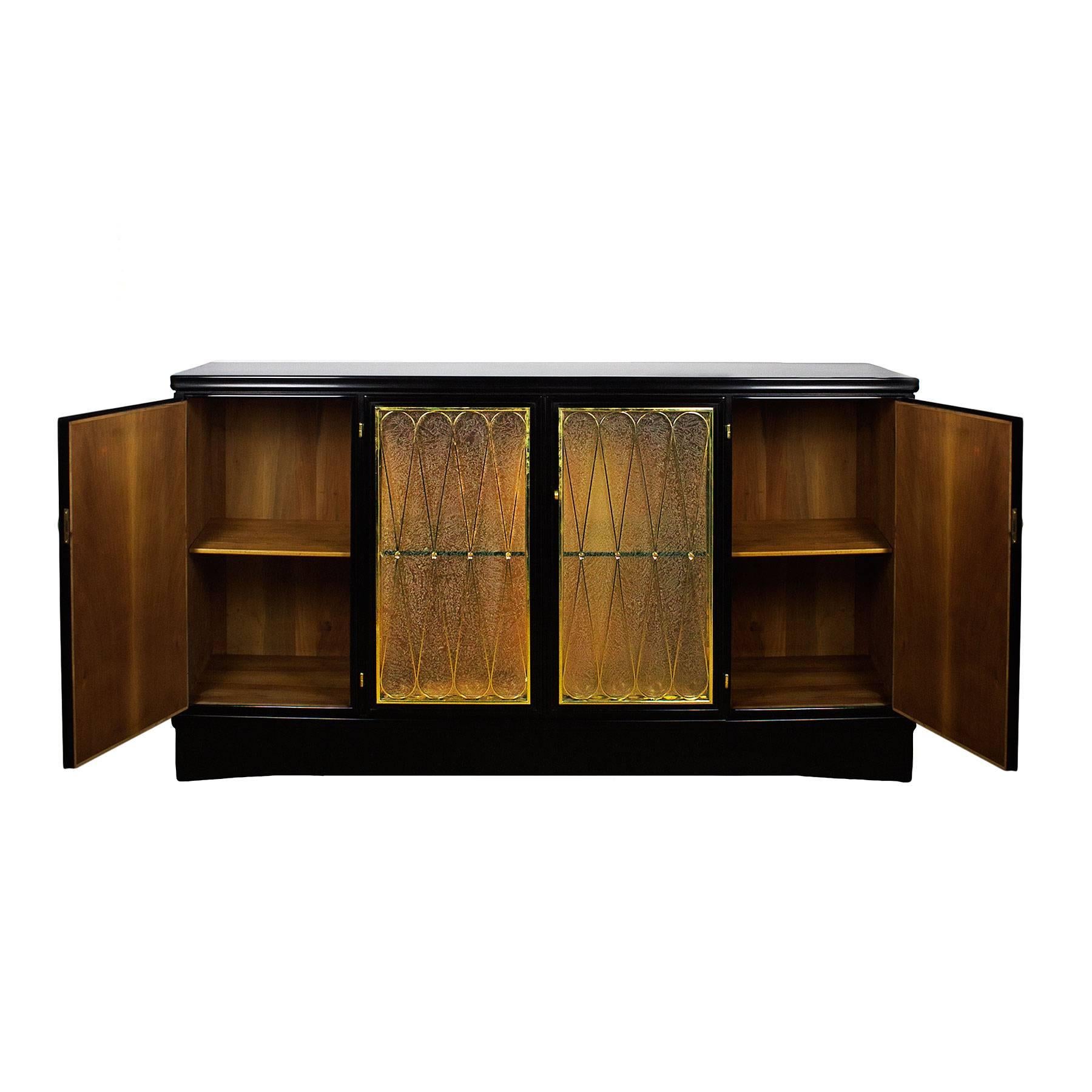Mid-Century Modern Four-Door Sideboard, Stained Walnut, Glass - Italy In Good Condition For Sale In Girona, ES