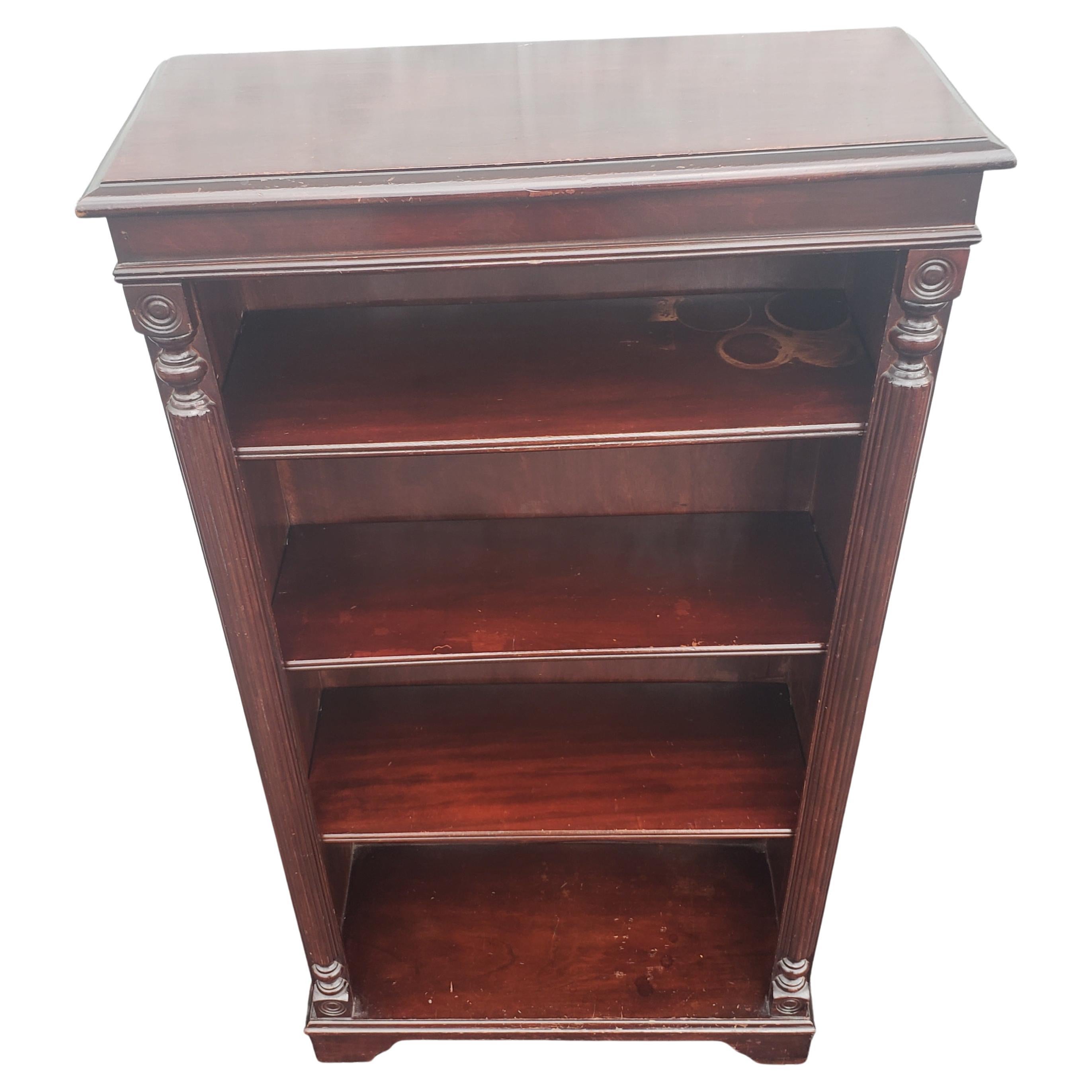 1940s Frankson Furniture Mahogany Chippendale 4-Tier Narrow Bookcase Bookshelf In Good Condition For Sale In Germantown, MD